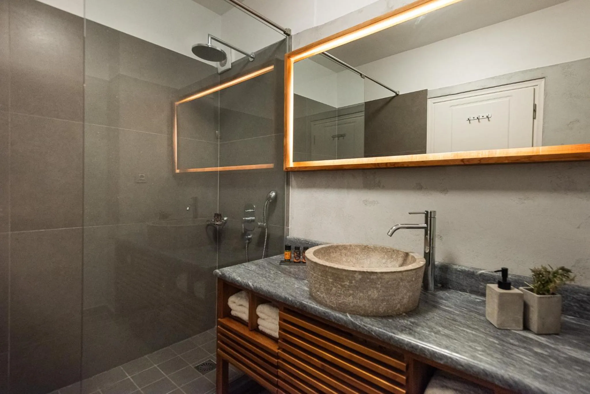 Bathroom in The Mini Beach Hotel