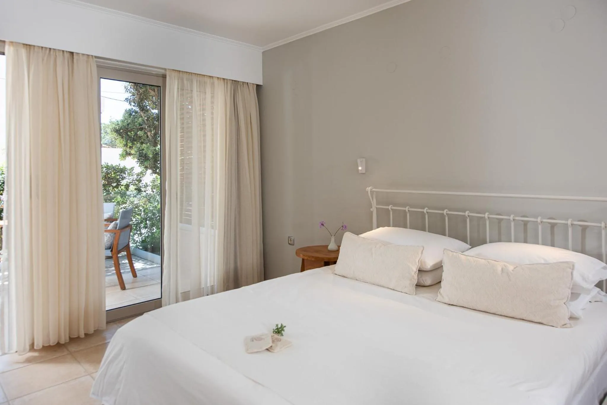 Photo of the whole room, Bed in The Mini Beach Hotel