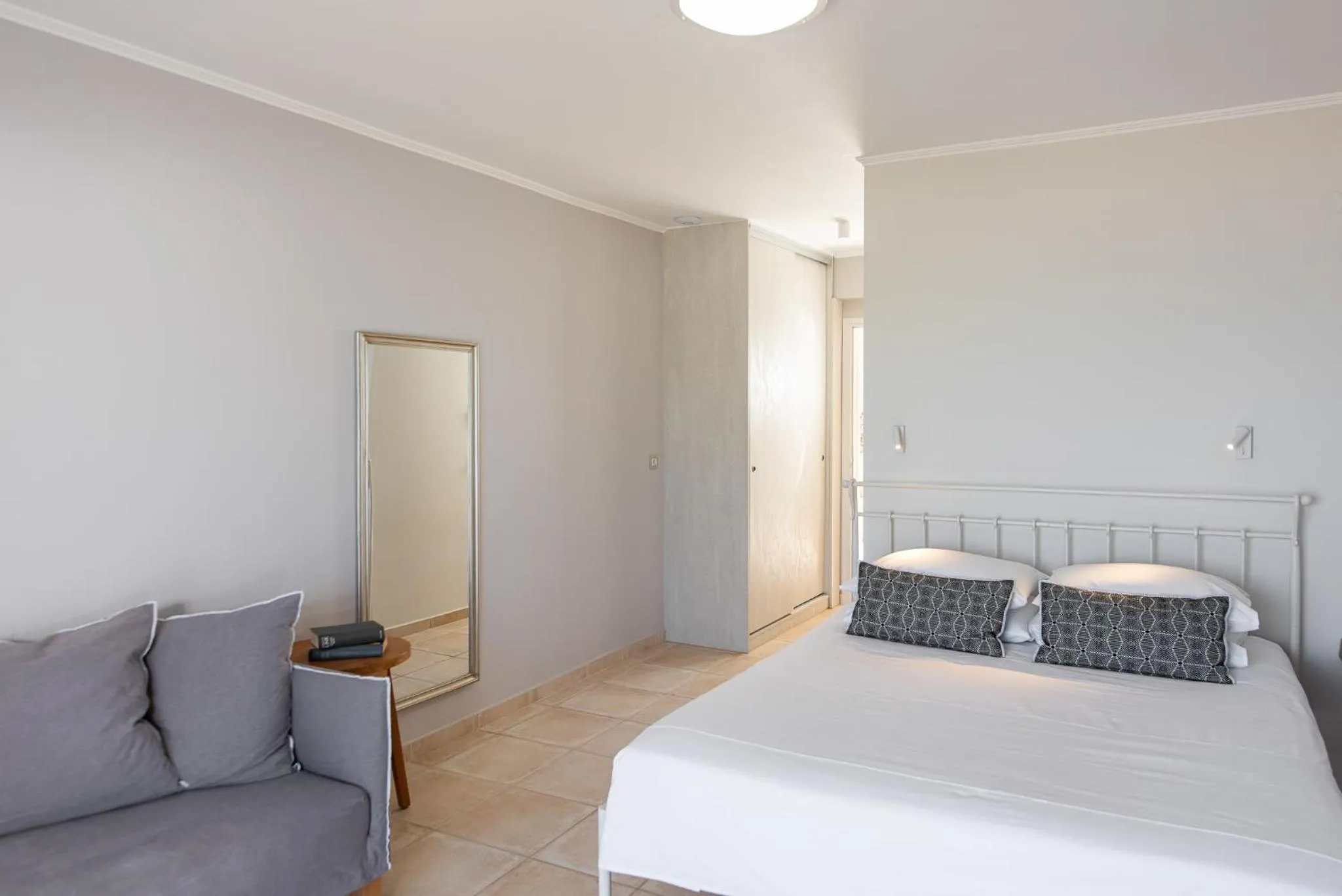 Photo of the whole room, Bed in The Mini Beach Hotel