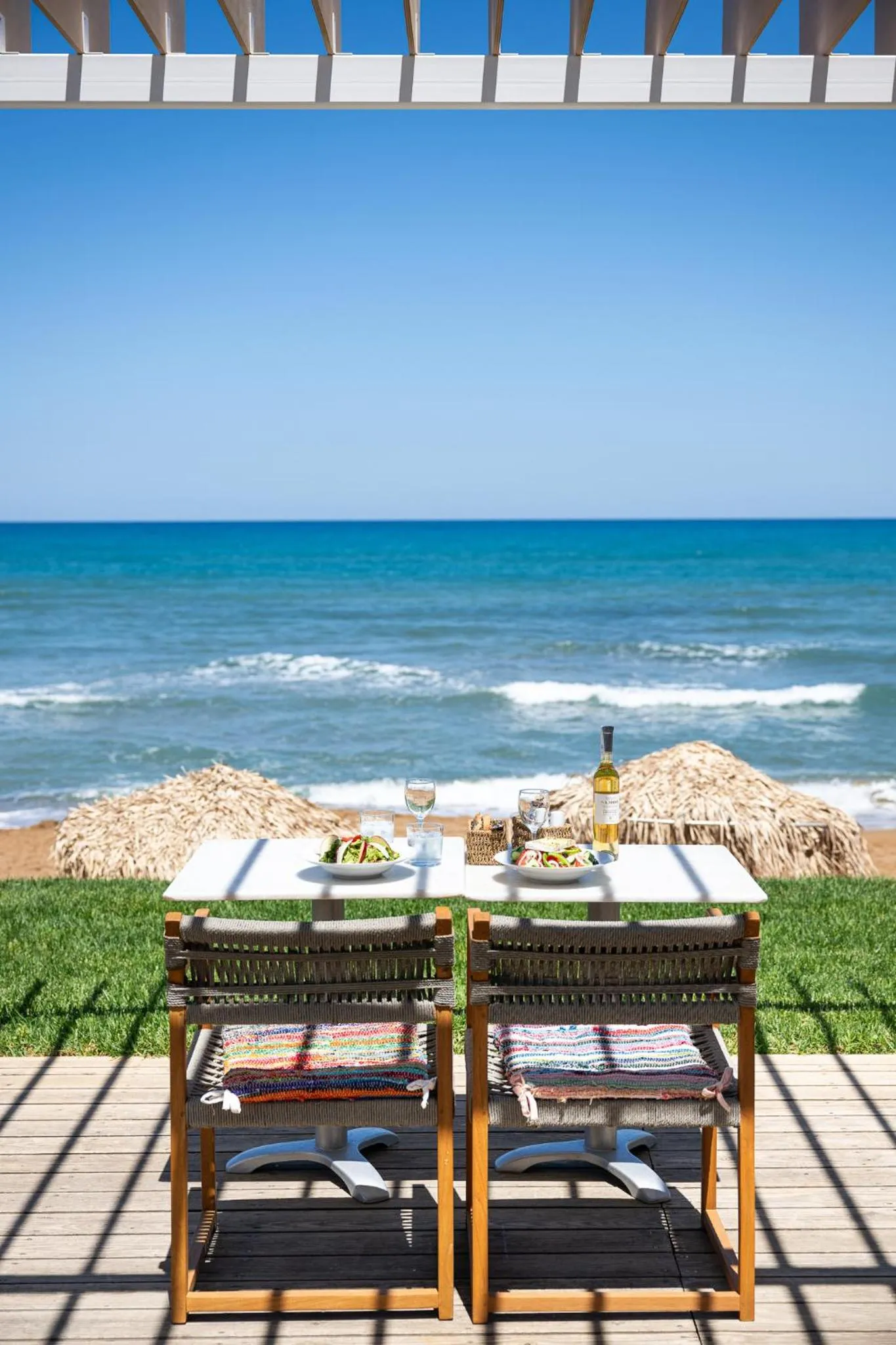 Food and drinks in The Mini Beach Hotel