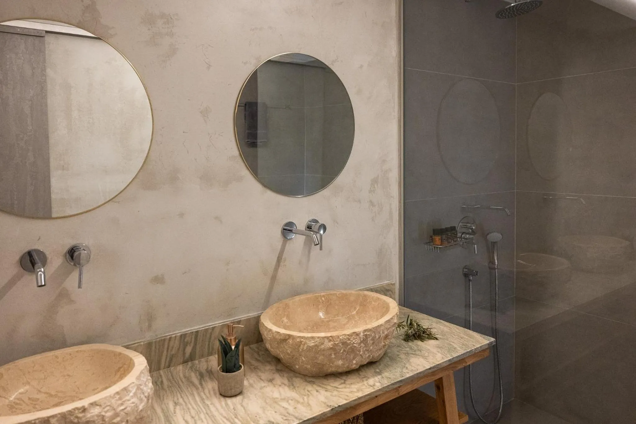 Shower in The Mini Beach Hotel