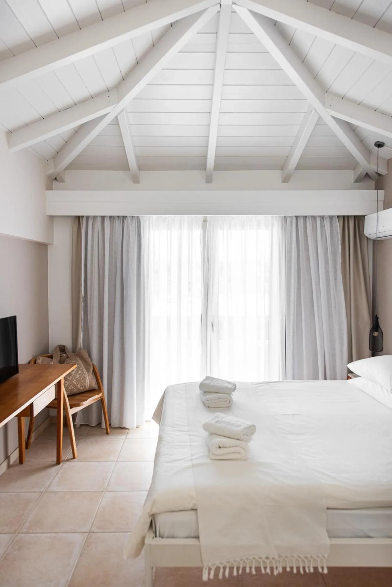 Bedroom, Bed in The Mini Beach Hotel