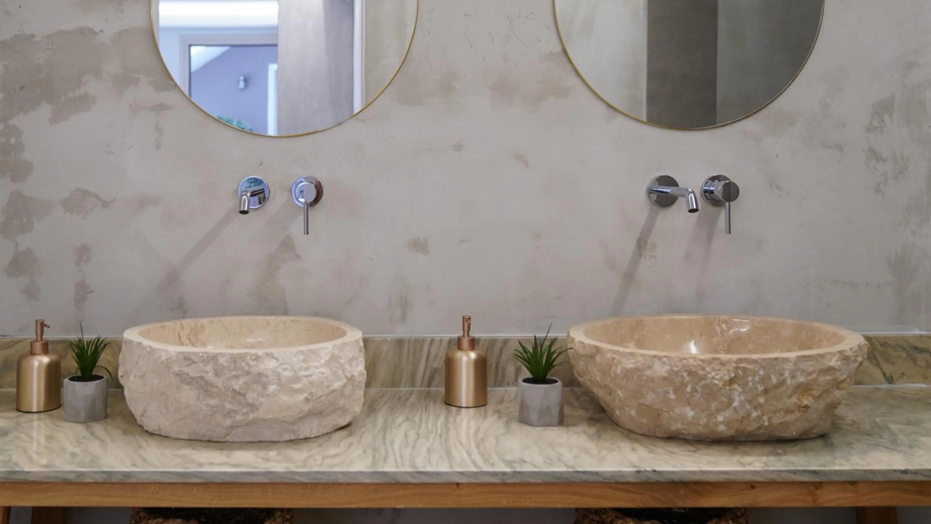 Bathroom in The Mini Beach Hotel
