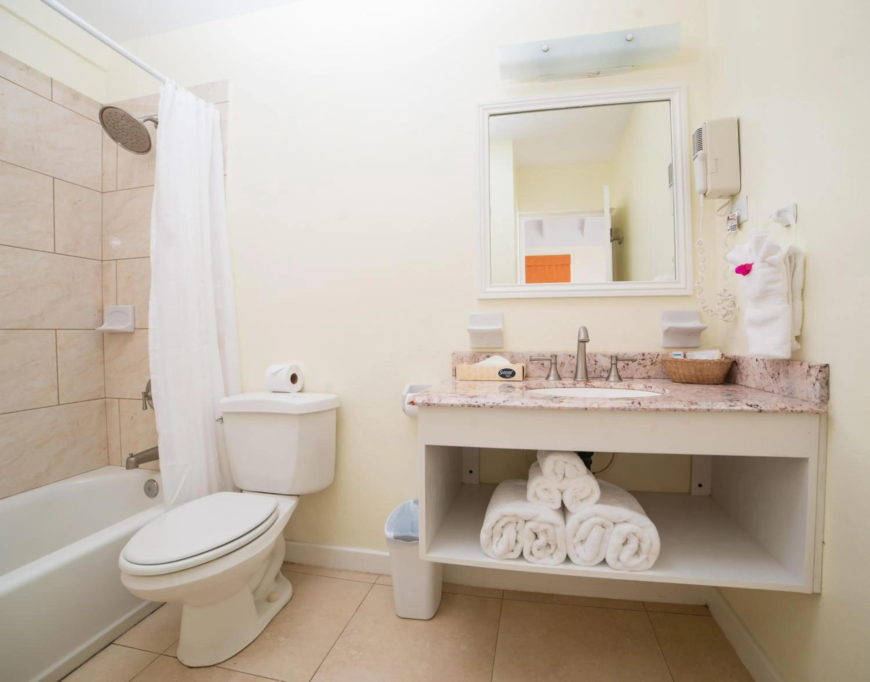 Shower in Sugar Bay Club