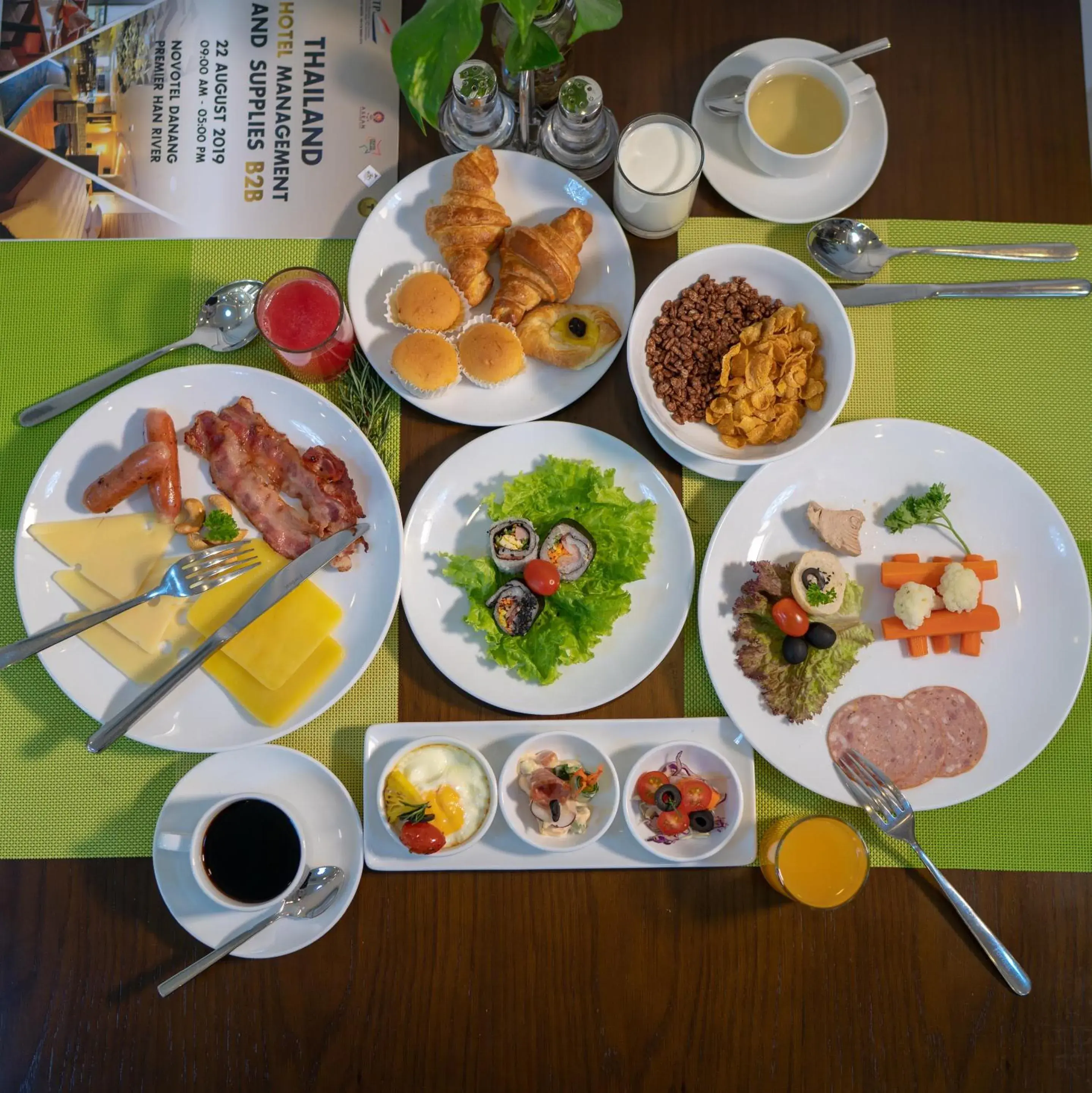 Food and drinks in Roliva Hotel & Apartment Danang Food and drinks in Roliva Hotel & Apartment Danang