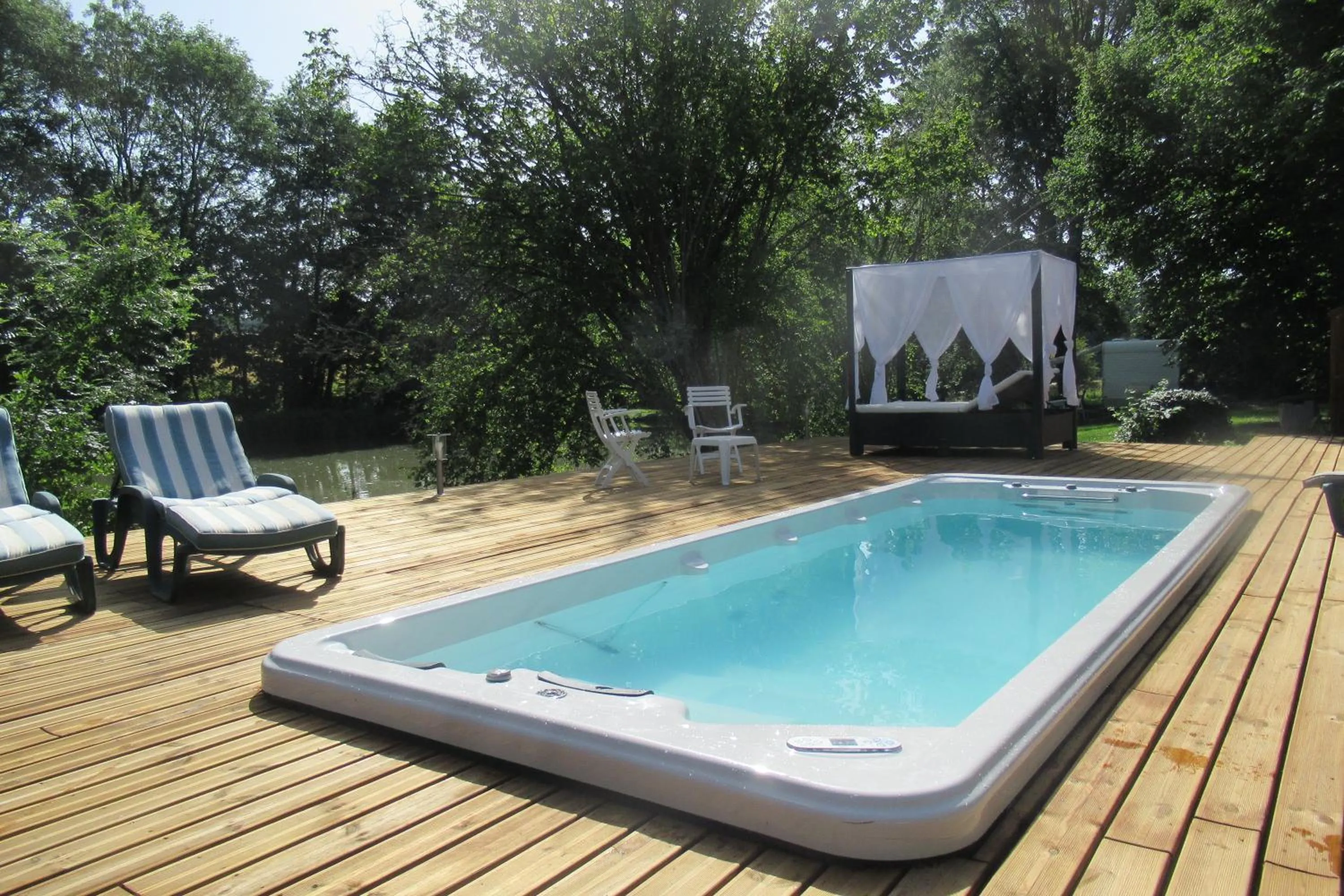 Property building in Le Moulin Calme