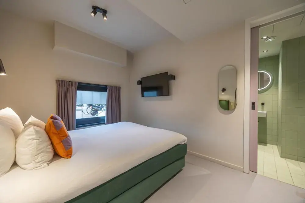 Bedroom, Bed in hotel emma next Bedroom, Bed in hotel emma next