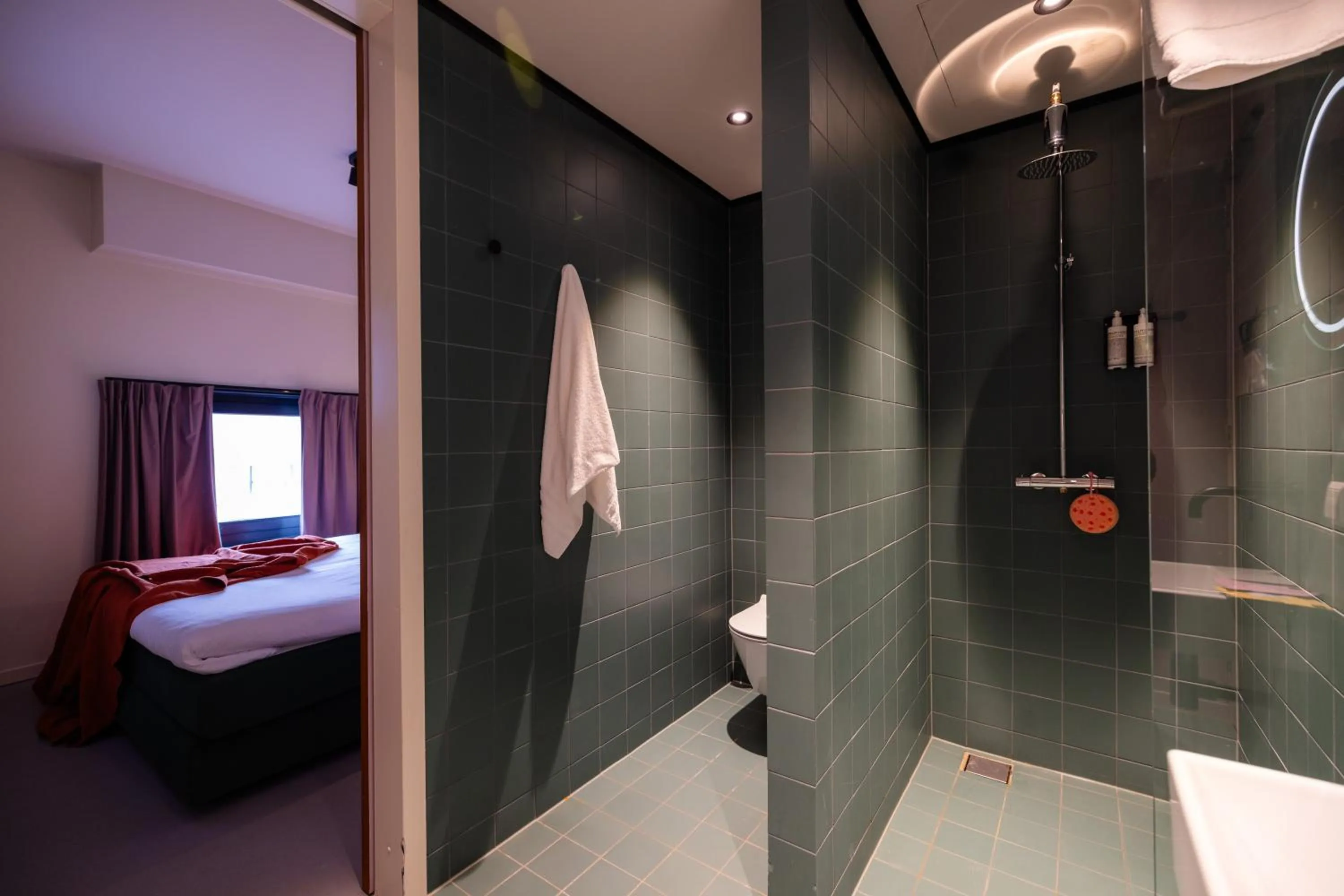 Bedroom, Bed in Hotel Unplugged