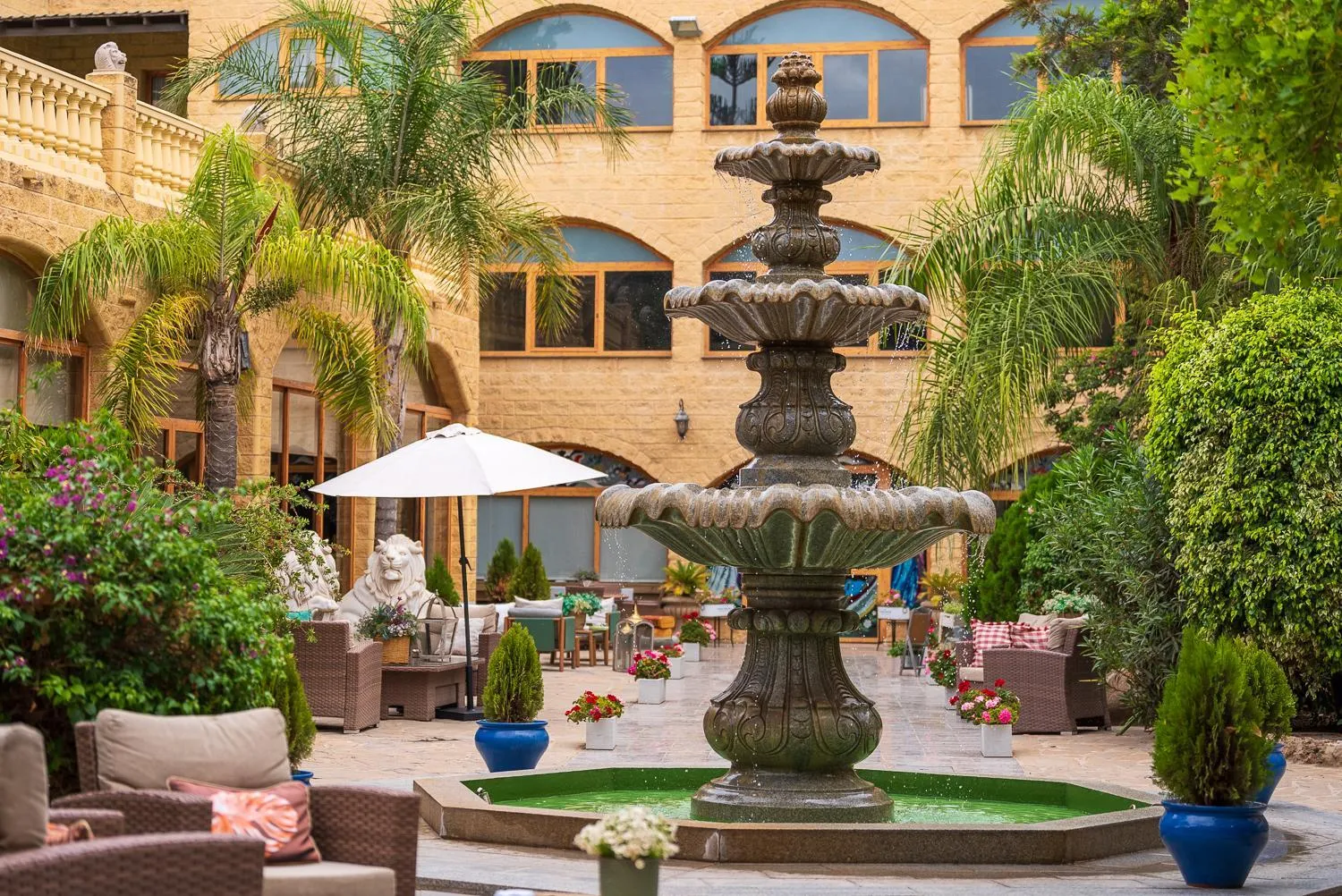 Property building in Hotel Plaza Del Castillo