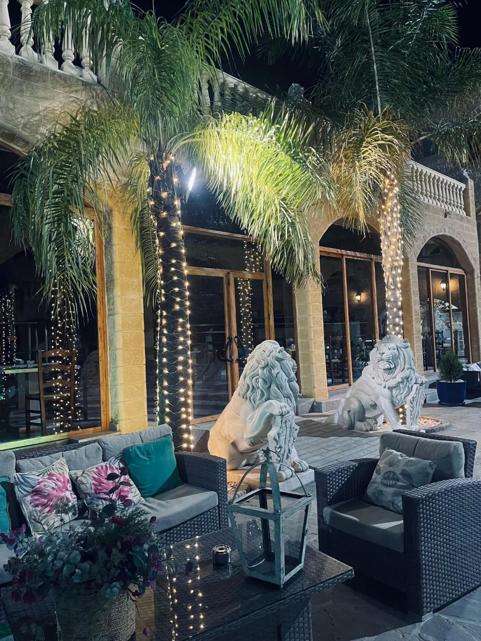 Night in Hotel Plaza Del Castillo