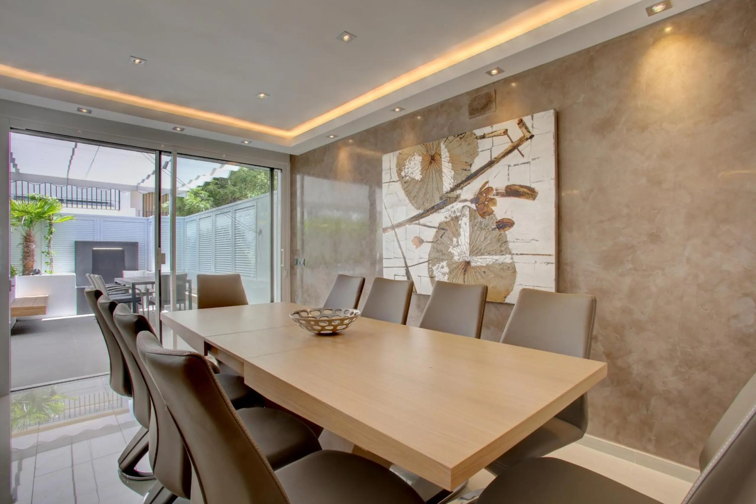Casa Stefania - Modern Townhouse by Finest Rentals