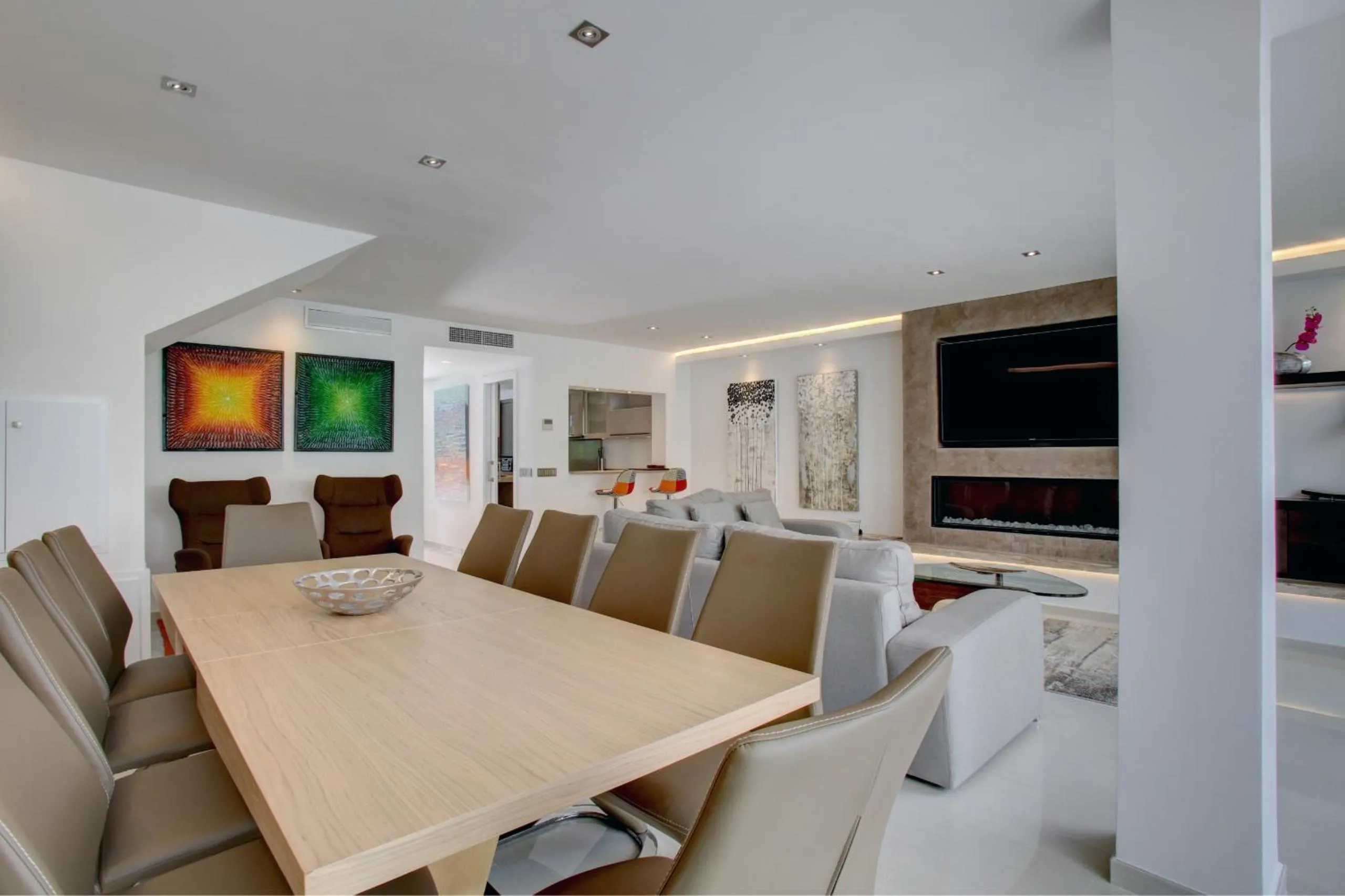 Casa Stefania - Modern Townhouse by Finest Rentals