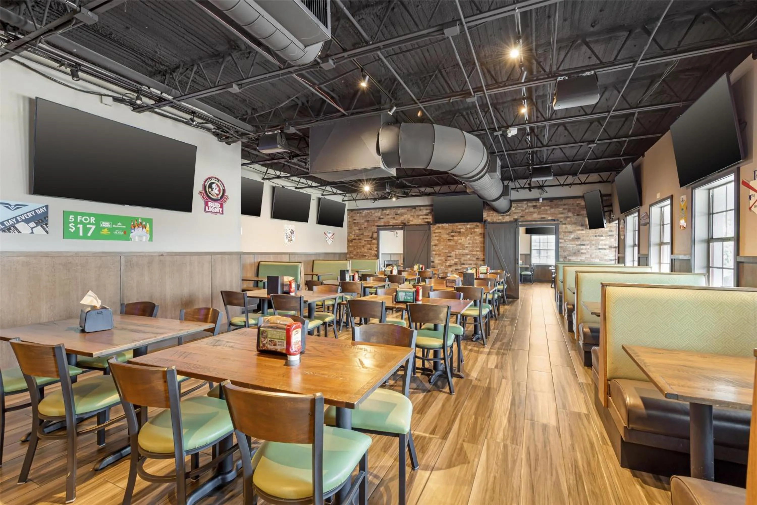 Restaurant/places to eat in Best Western Space Shuttle Inn