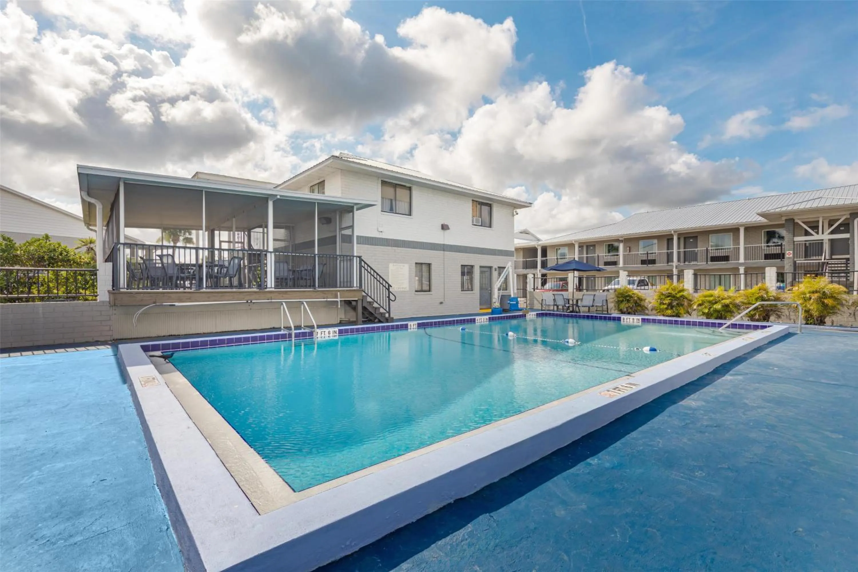 Pool view in Best Western Space Shuttle Inn