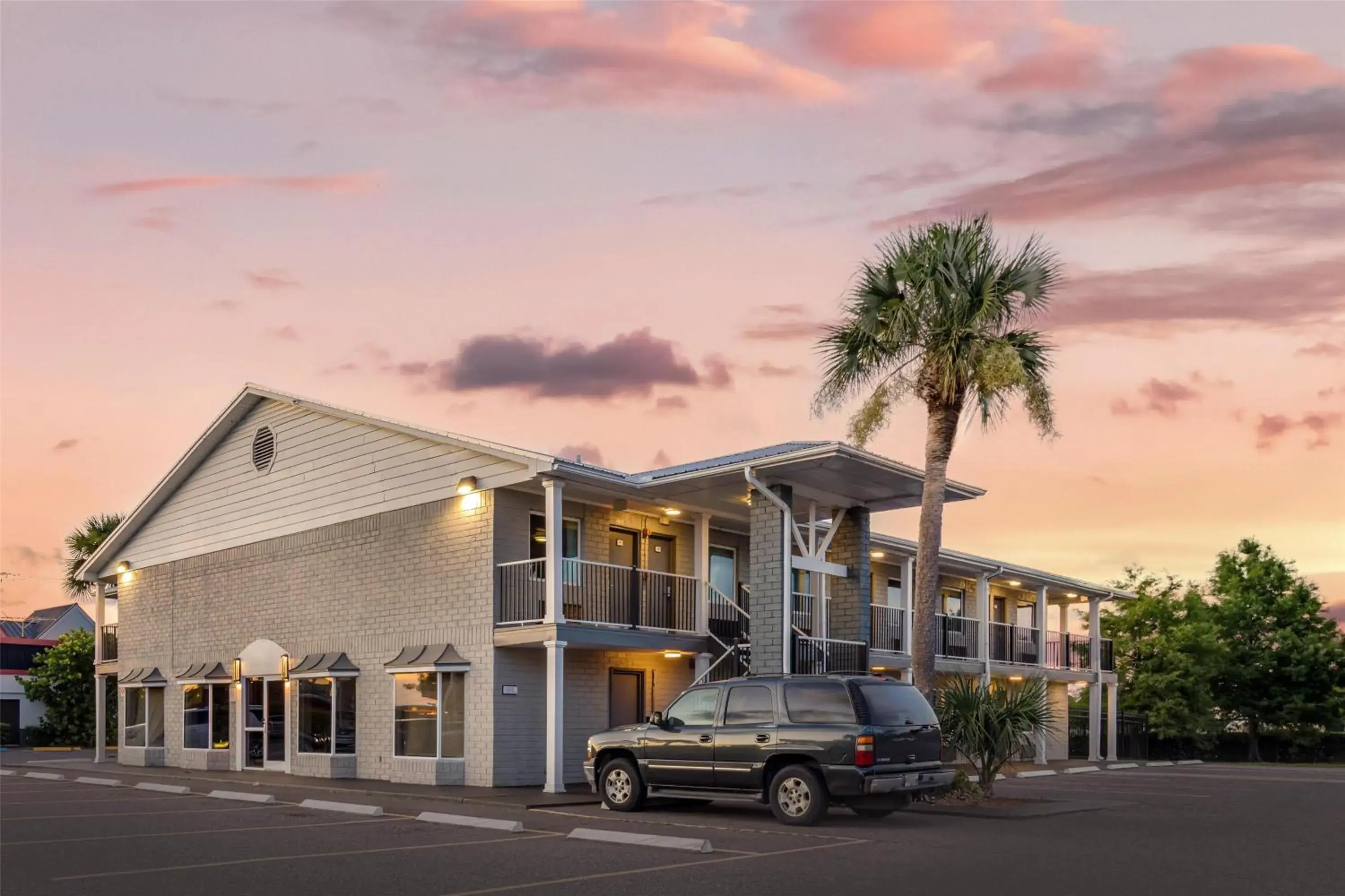 Property building in Best Western Space Shuttle Inn Property building in Best Western Space Shuttle Inn