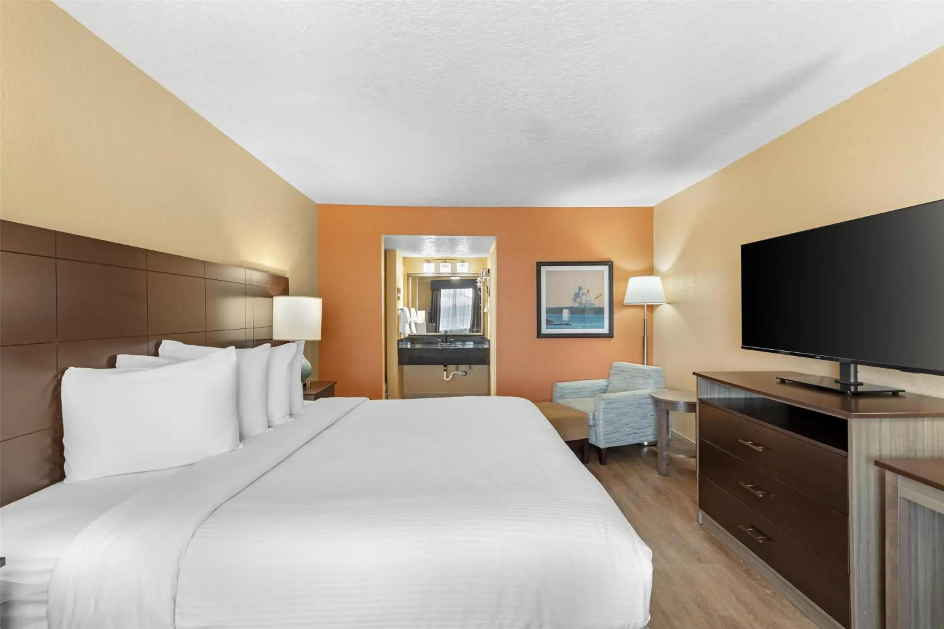 Bedroom, Bed in Best Western Space Shuttle Inn Bedroom, Bed in Best Western Space Shuttle Inn