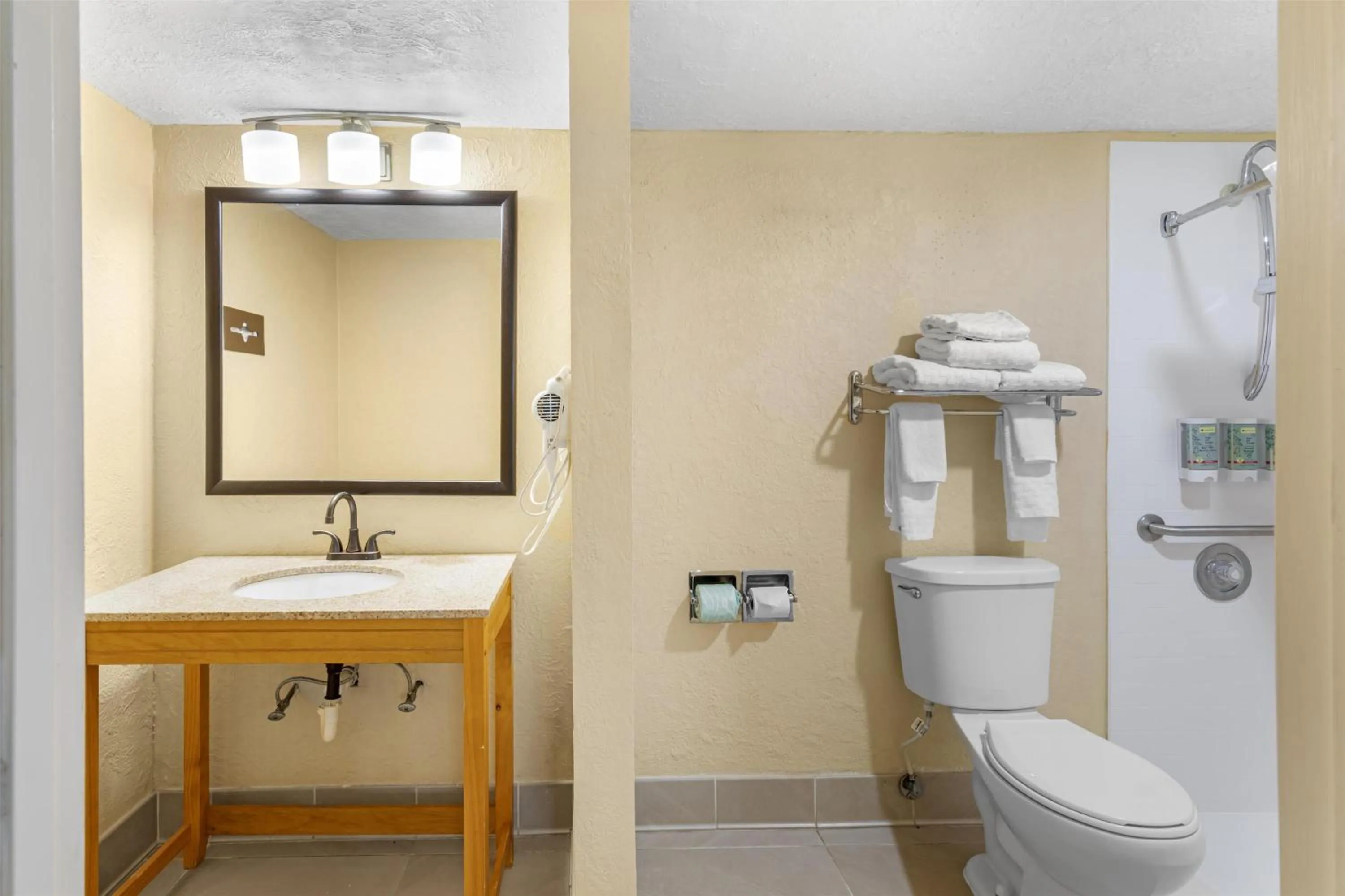 Bathroom in Best Western Space Shuttle Inn