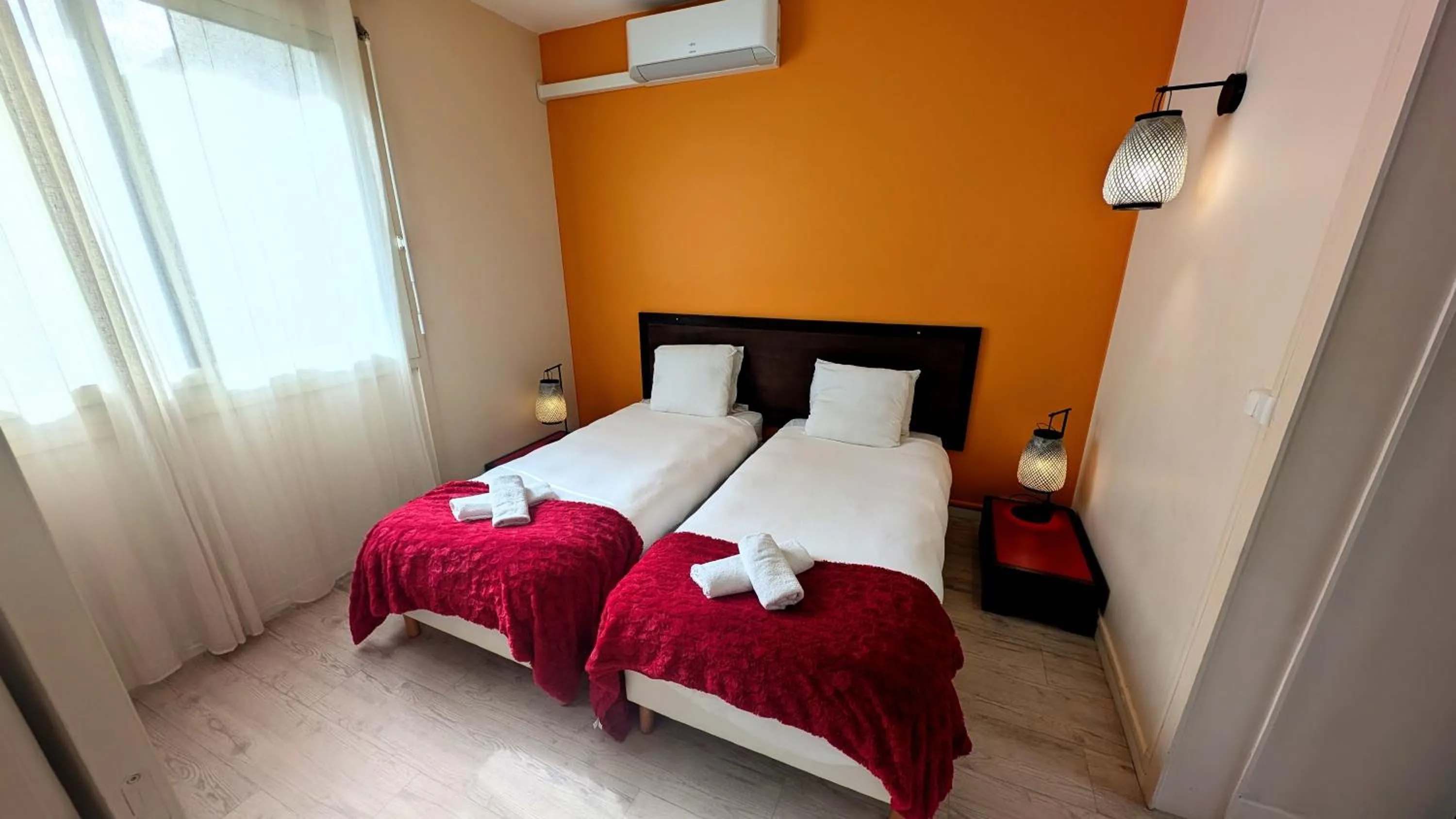 Photo of the whole room, Bed in MOODz HOTEL VIENNE