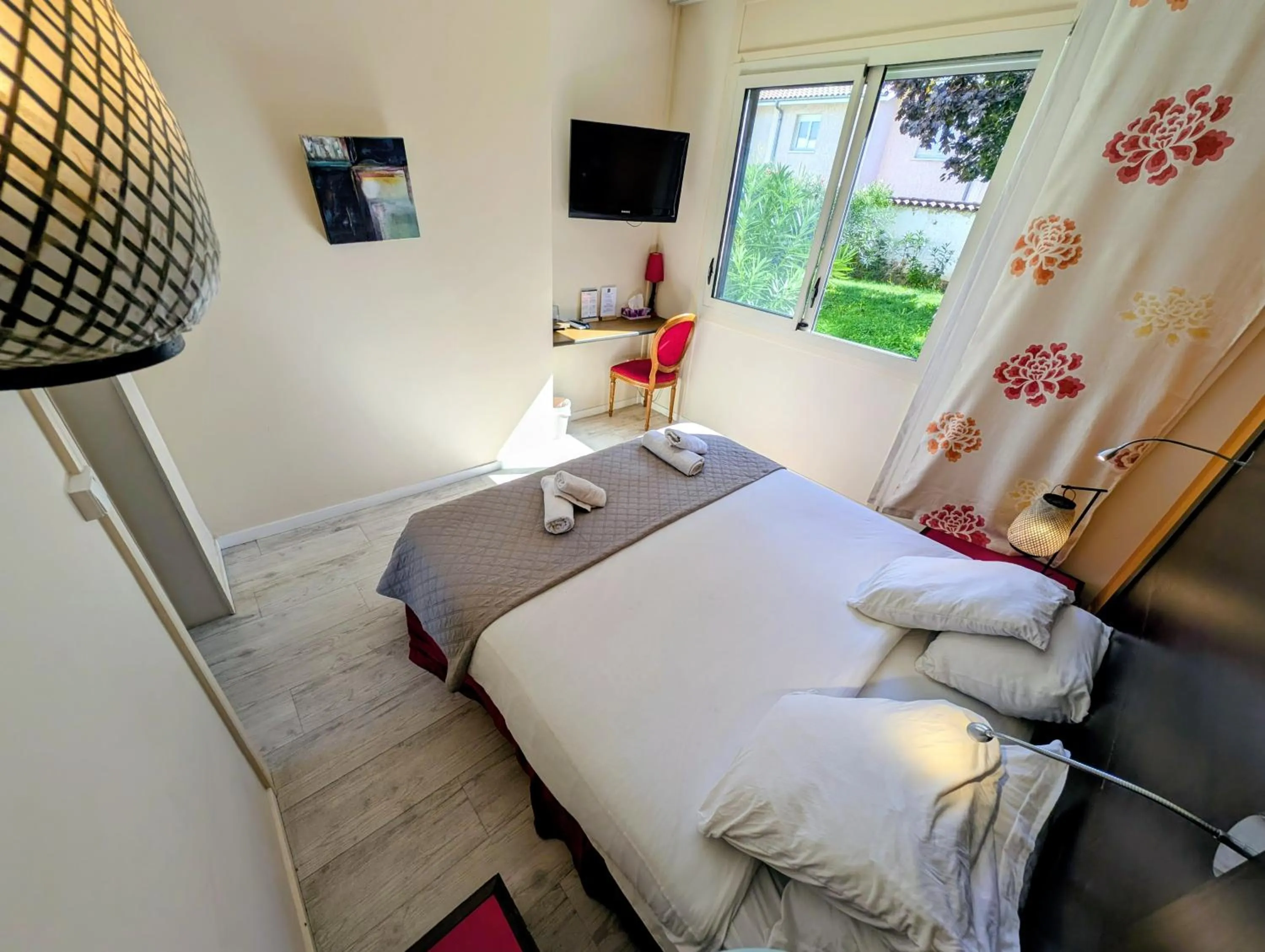 Photo of the whole room, Bed in MOODz HOTEL VIENNE