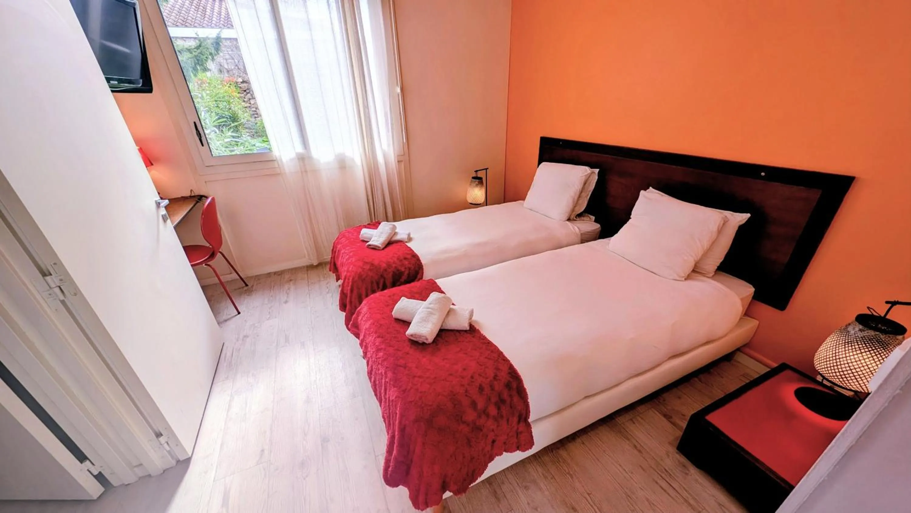 Photo of the whole room, Bed in MOODz HOTEL VIENNE