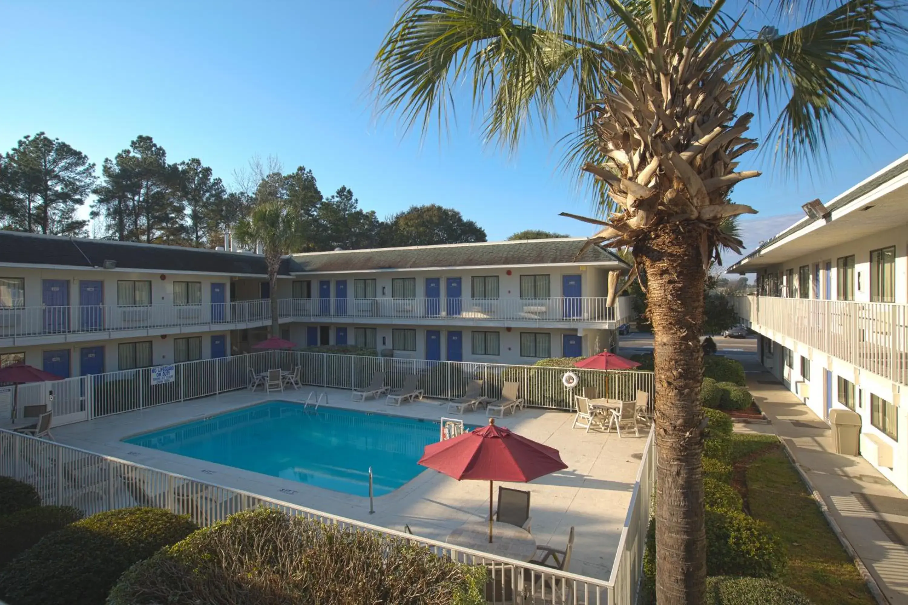 Facade/entrance in North Charleston Lodge Facade/entrance in North Charleston Lodge
