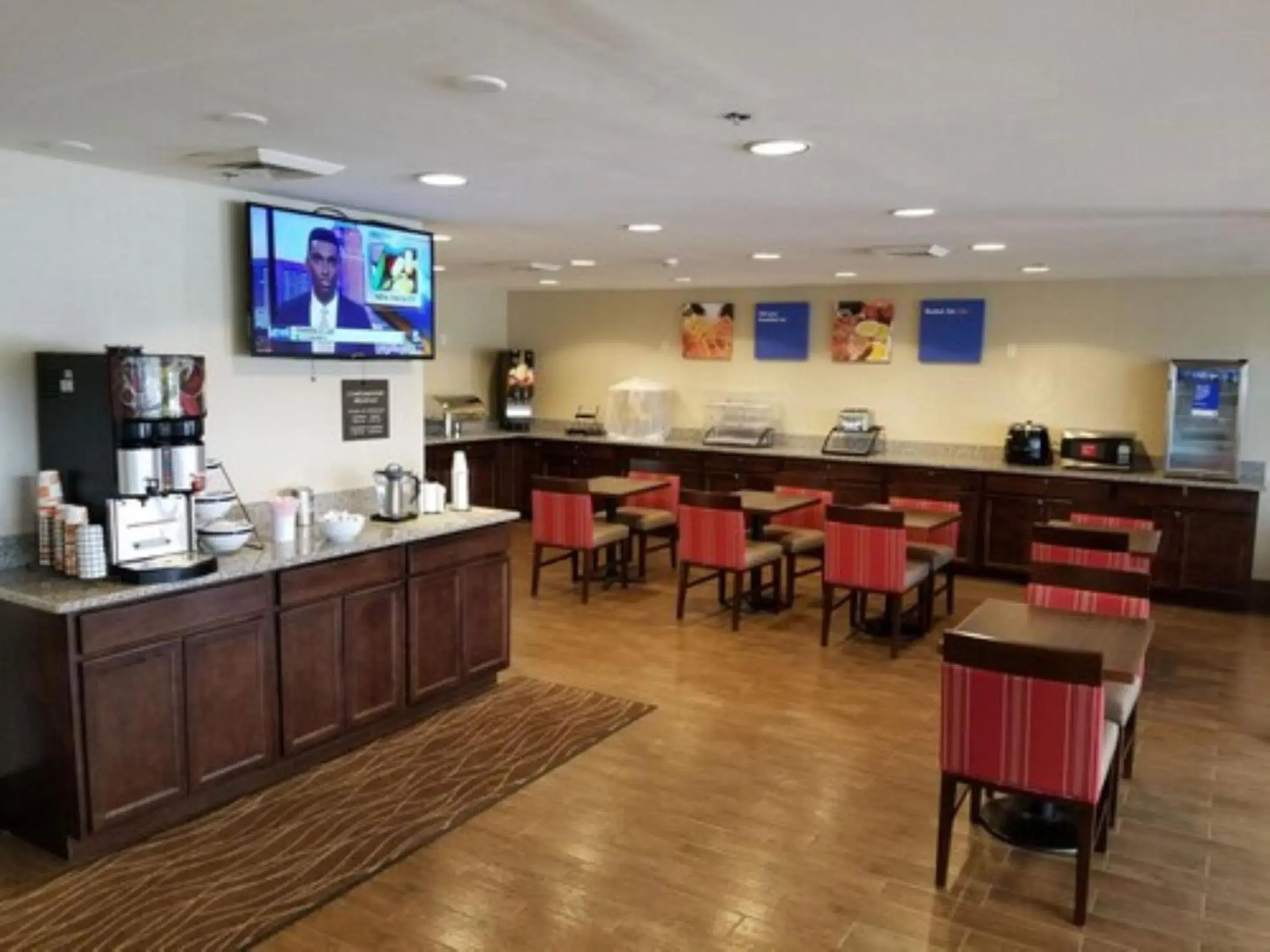 Breakfast in Comfort Inn Cleveland Airport Breakfast in Comfort Inn Cleveland Airport