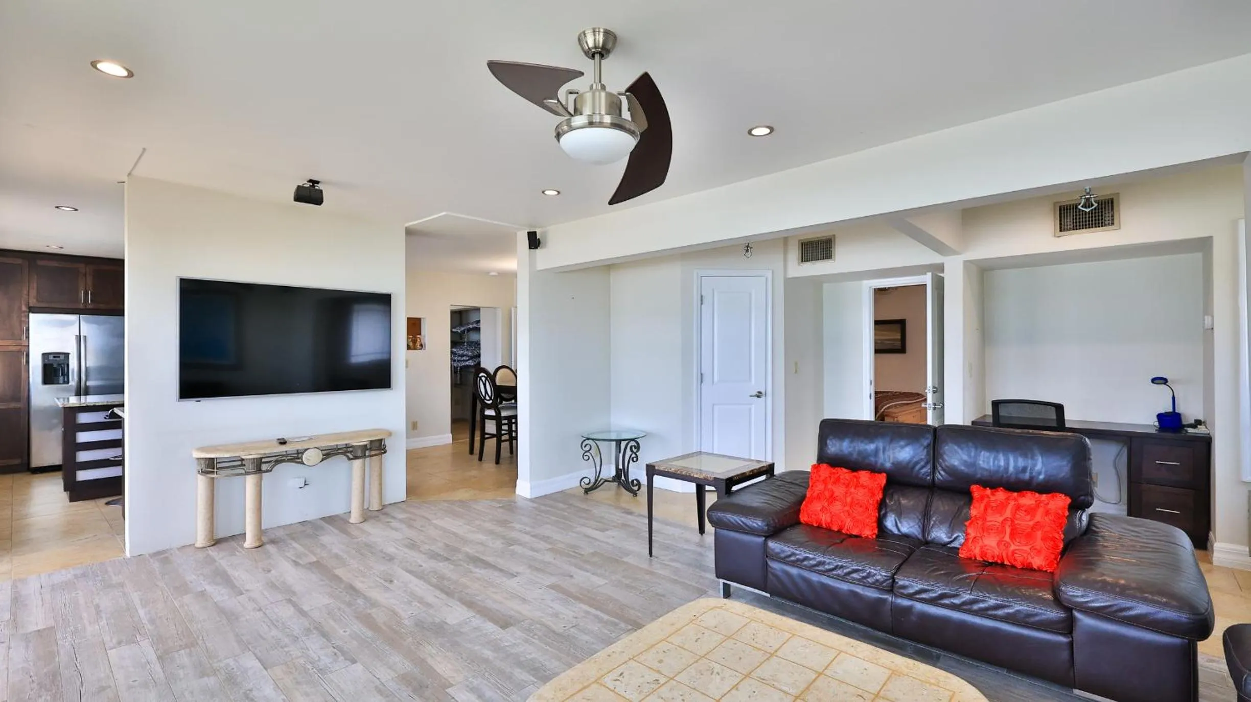 Living room in Driftwood Beach Motel