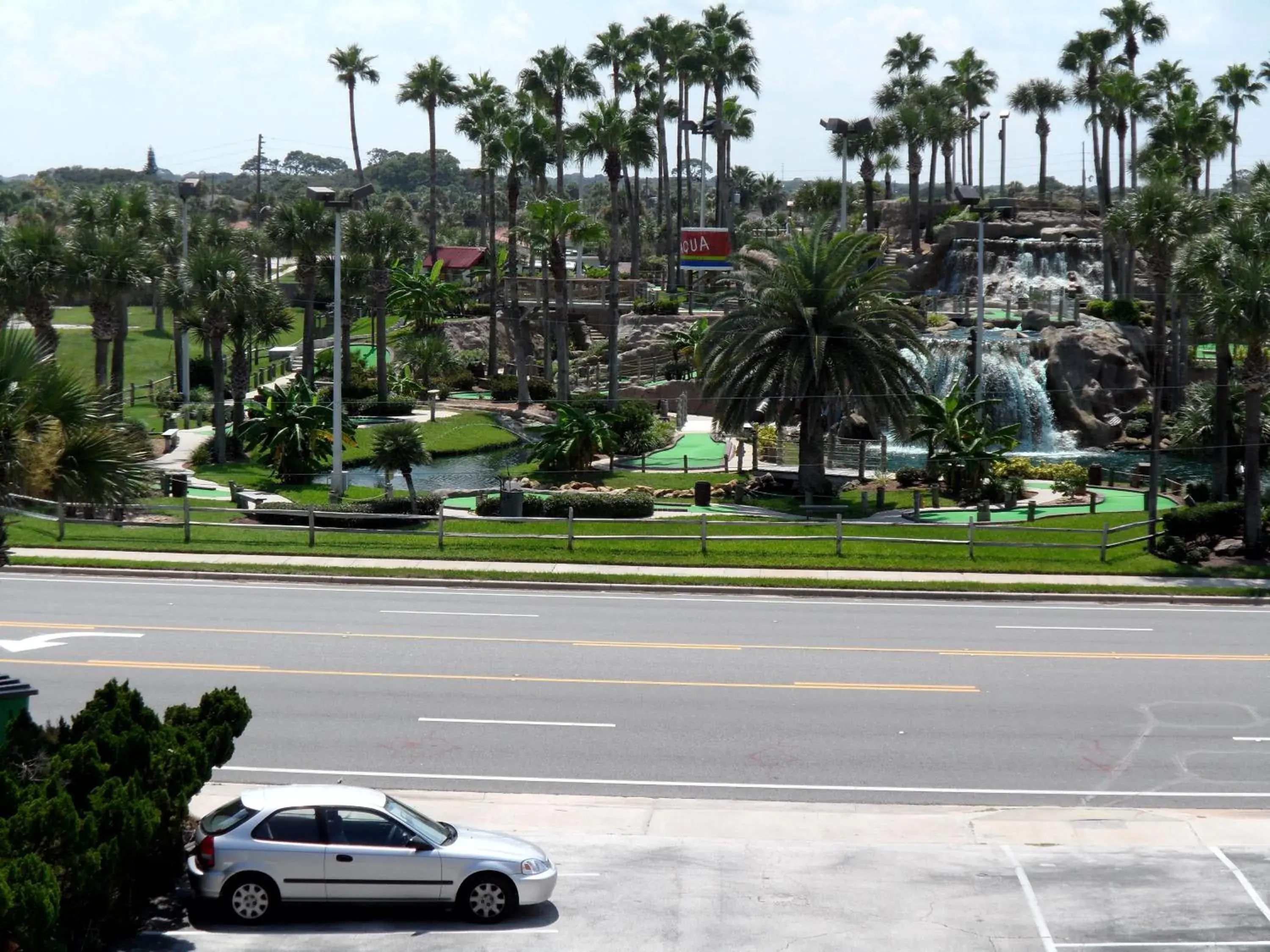 Facade/entrance in Driftwood Beach Motel Facade/entrance in Driftwood Beach Motel