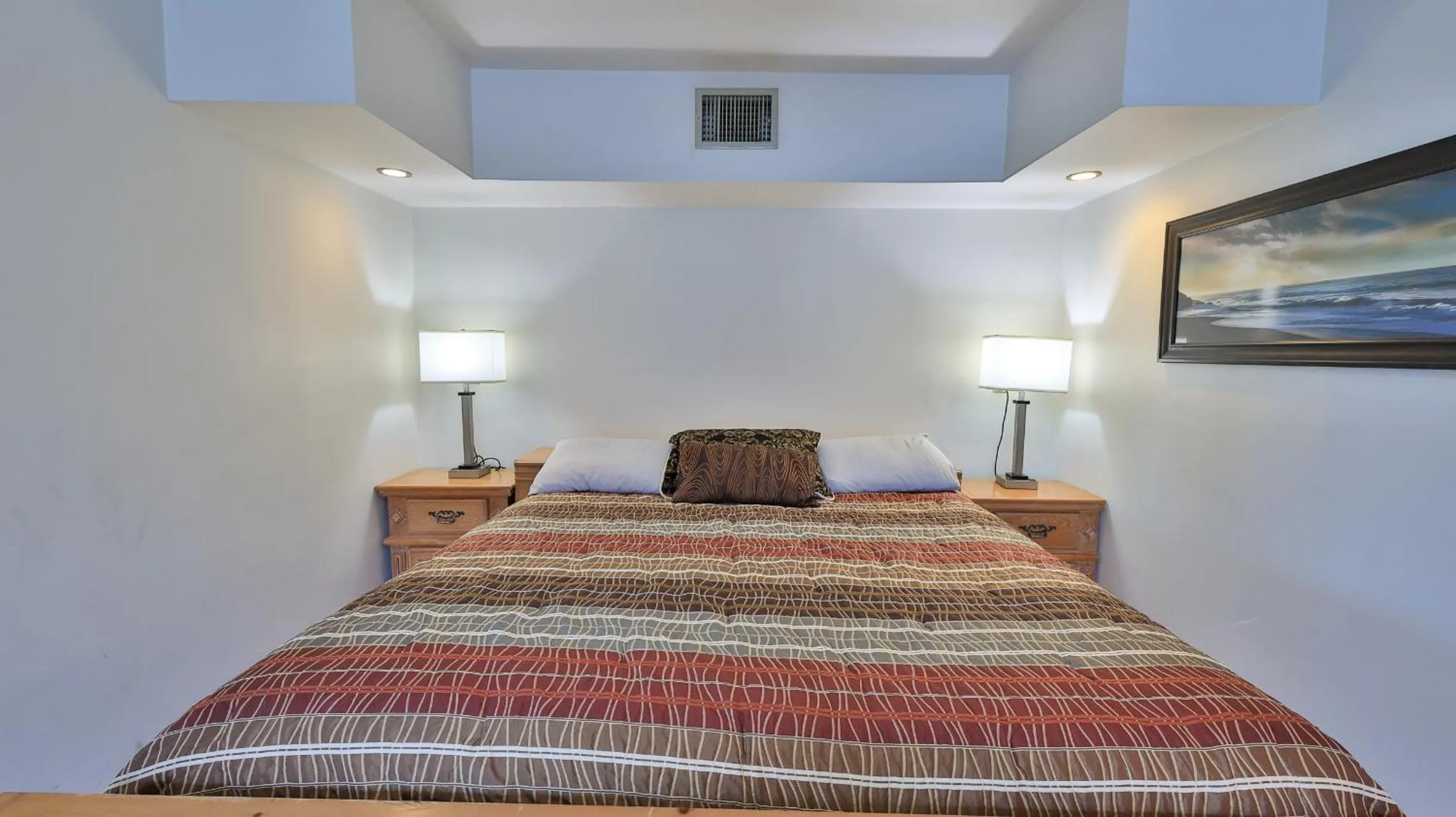 Bed in Driftwood Beach Motel