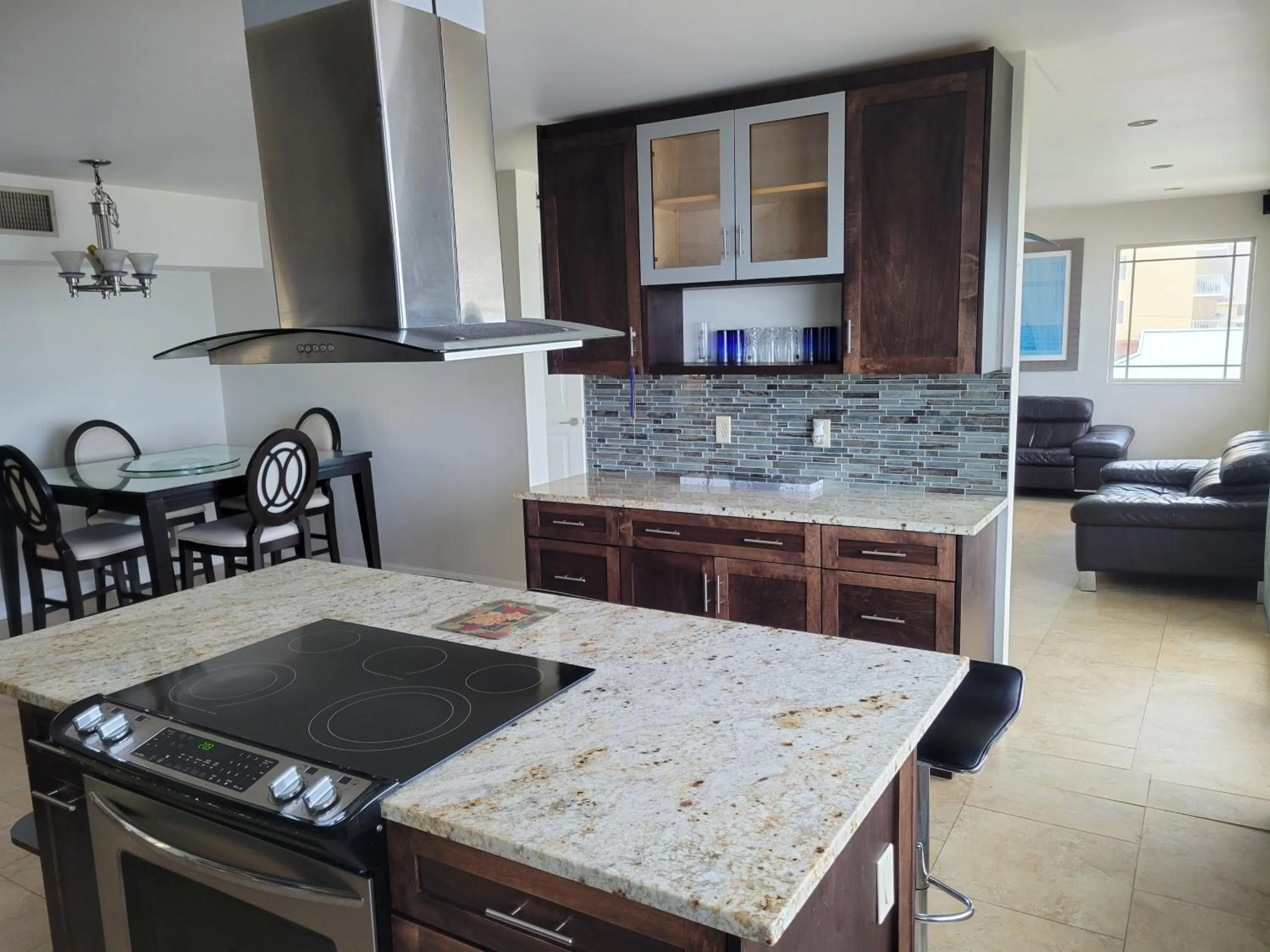 Kitchen or kitchenette in Driftwood Beach Motel