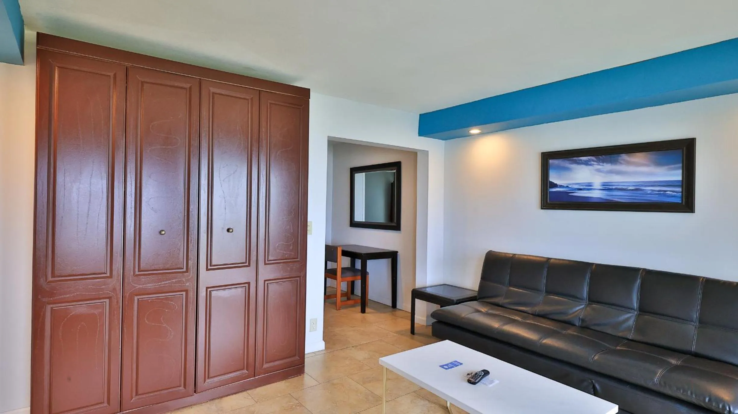 Living room in Driftwood Beach Motel