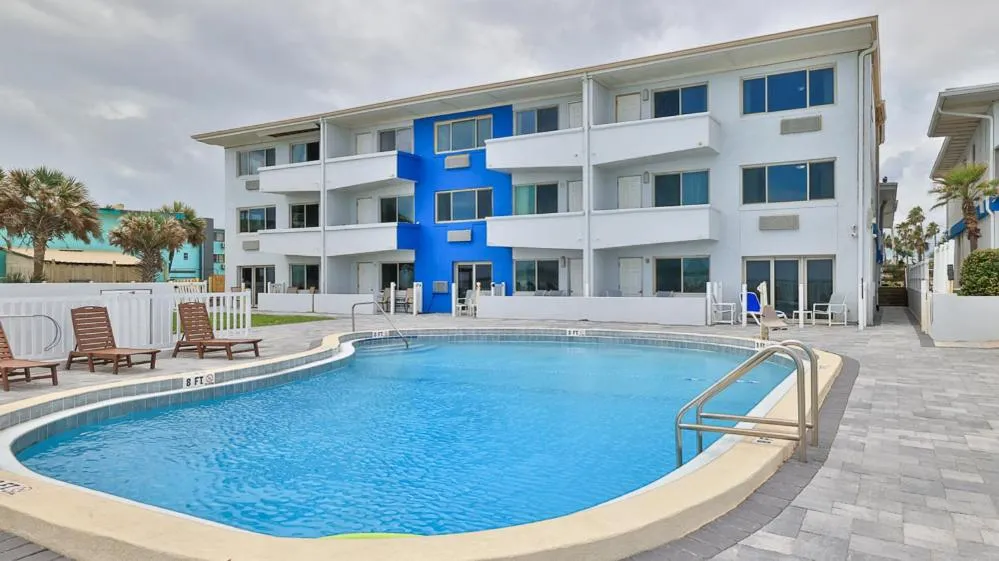 Property building in Driftwood Beach Motel