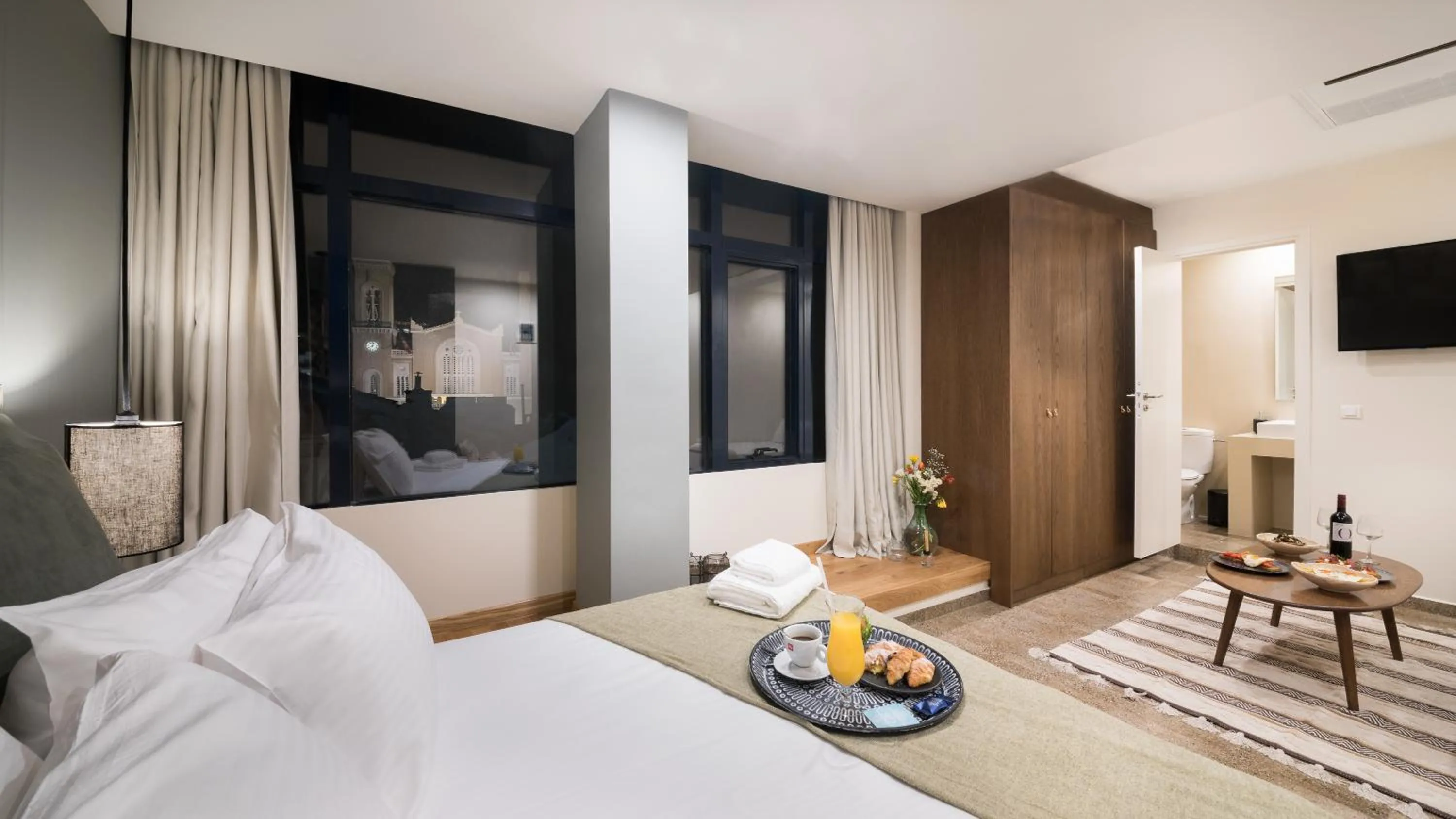 Photo of the whole room, Bed in Ciel Living Athens