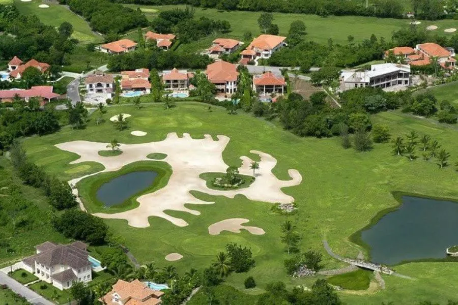 Villa at Metro Country Club with Private Pool