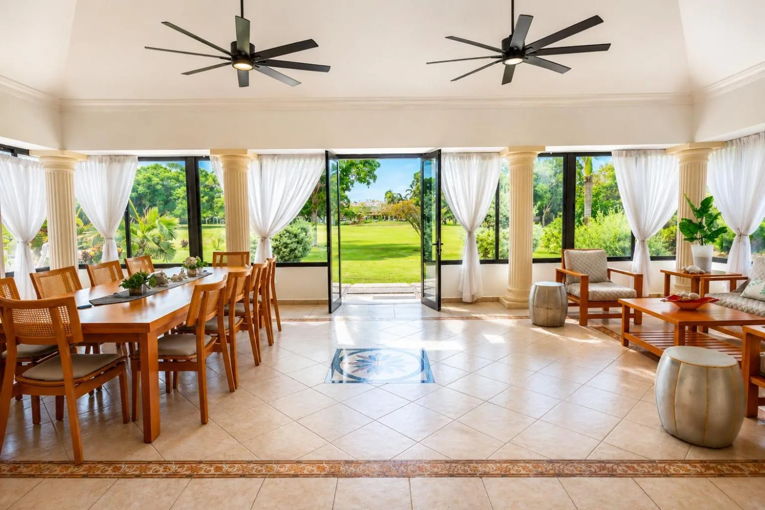 Villa at Metro Country Club with Private Pool