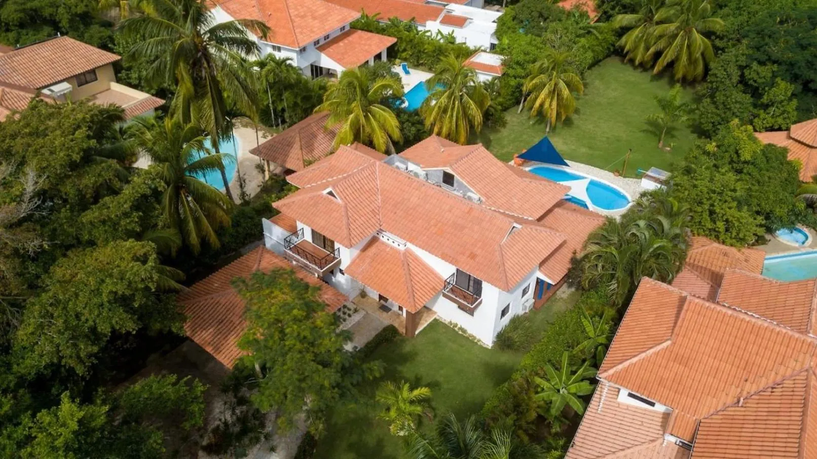 Villa at Metro Country Club with Private Pool