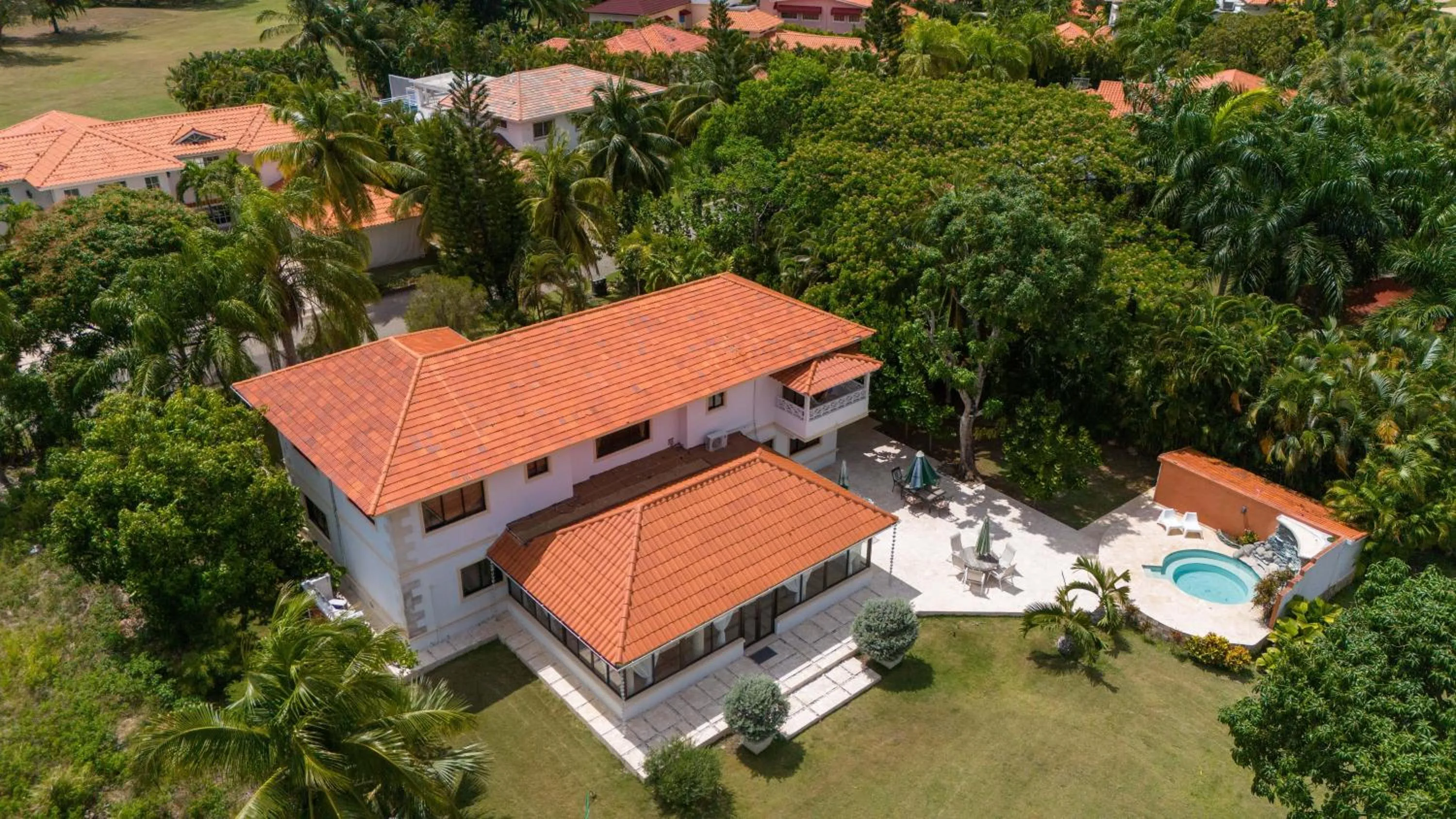 Villa at Metro Country Club with Private Pool