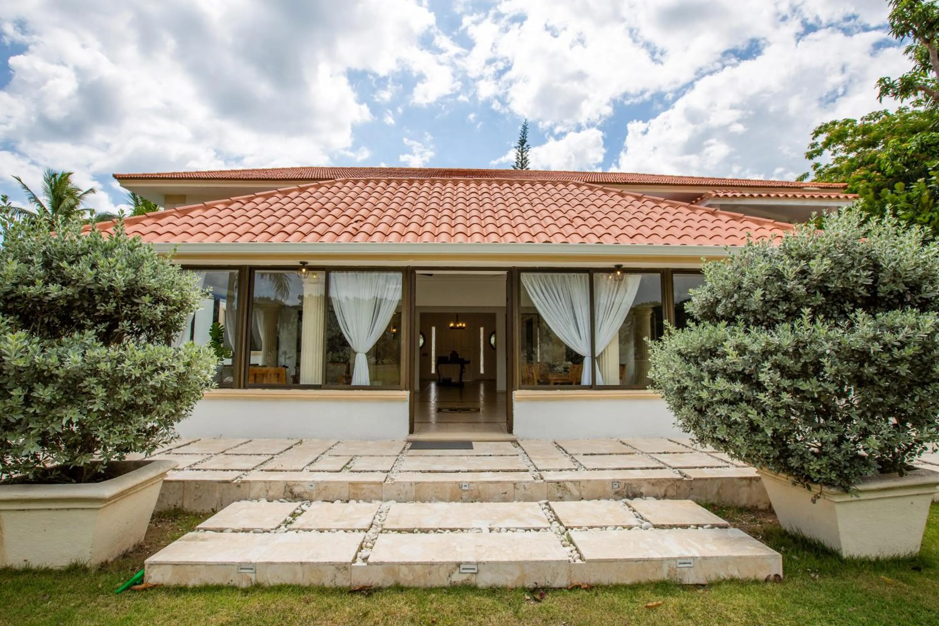 Villa at Metro Country Club with Private Pool