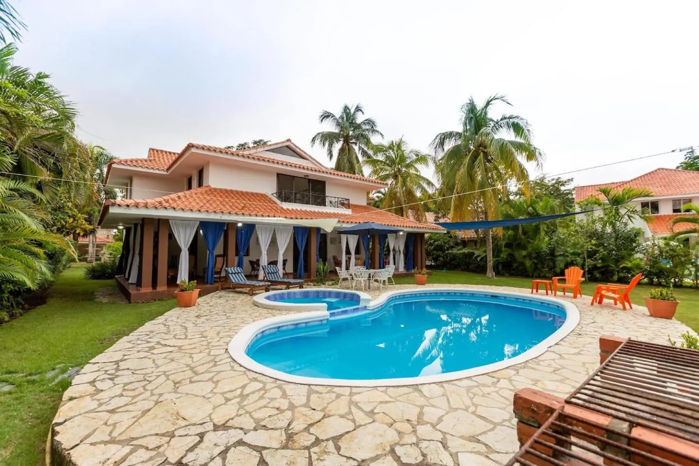 Villa at Metro Country Club with Private Pool
