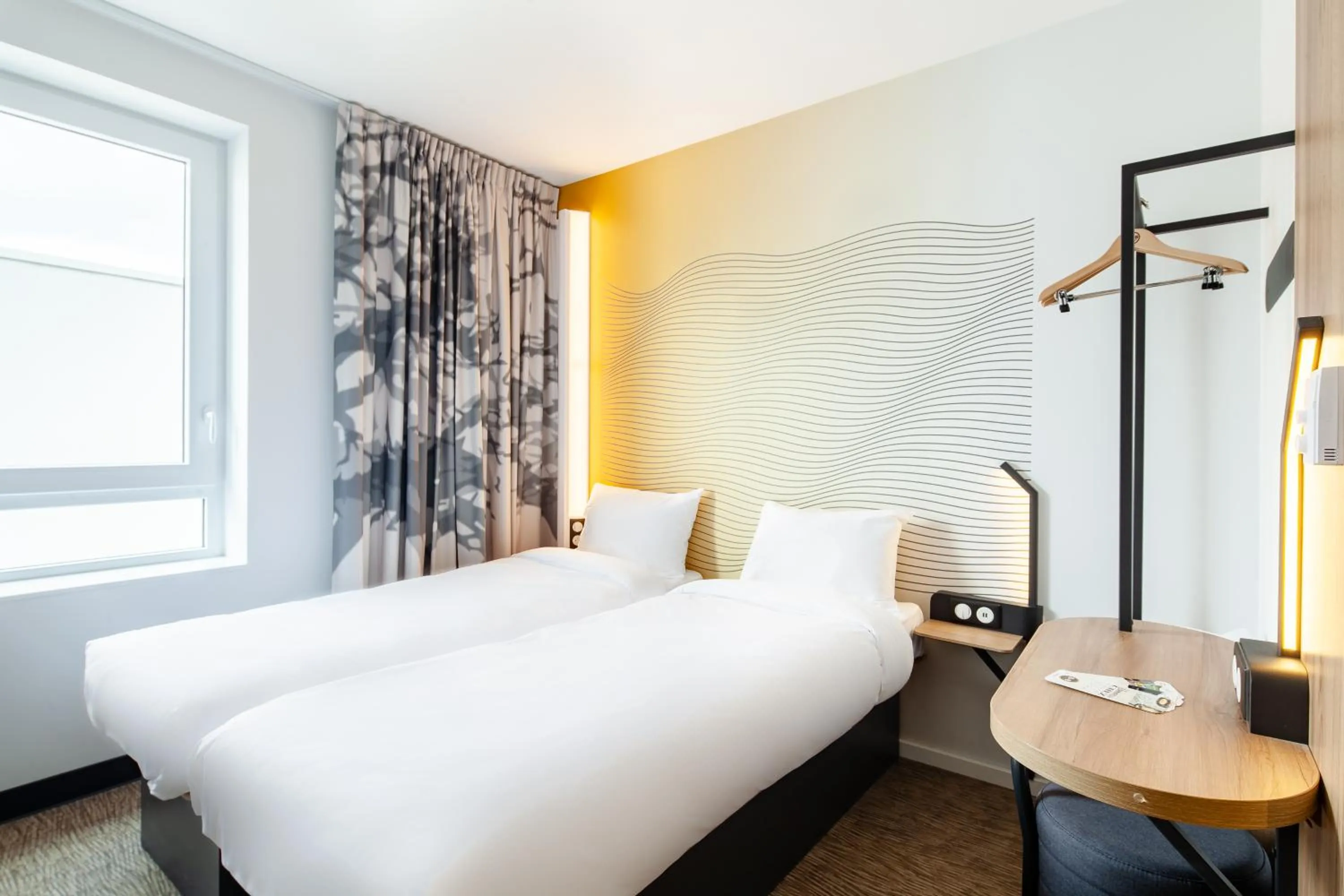 Bedroom, Bed in B&B HOTEL Cergy Saint Christophe