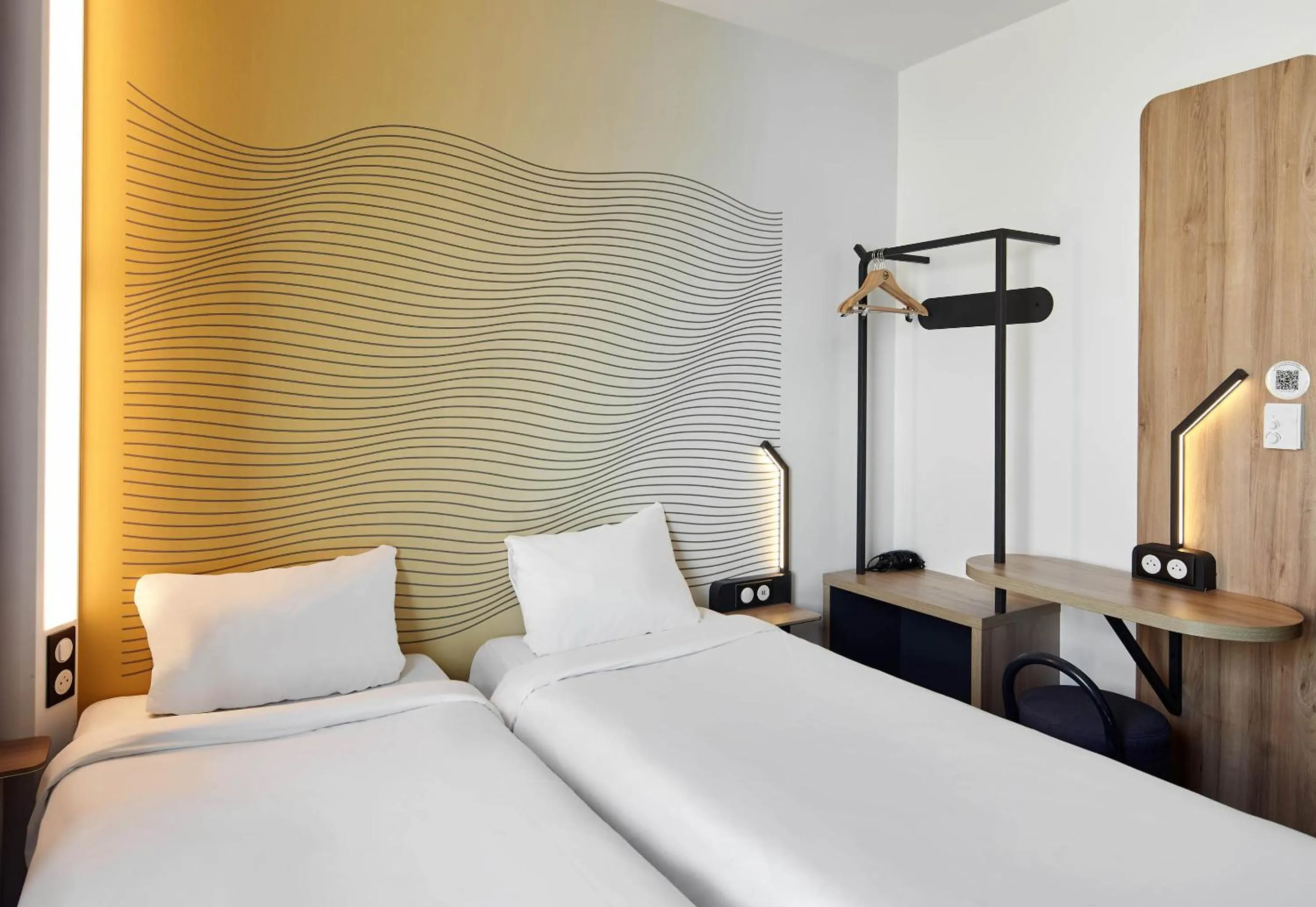 Bedroom, Bed in B&B HOTEL Cergy Saint Christophe