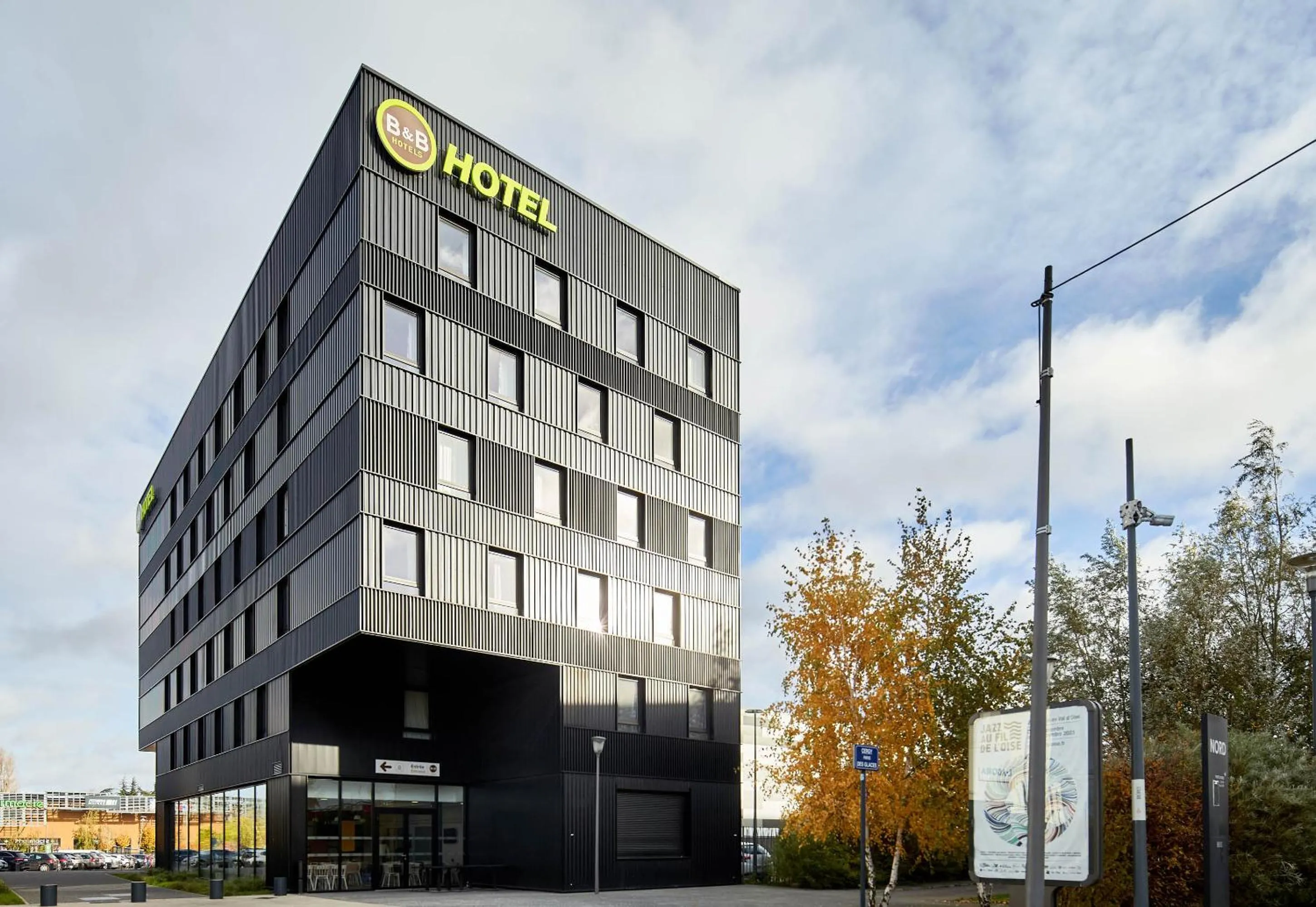 Property building in B&B HOTEL Cergy Saint Christophe