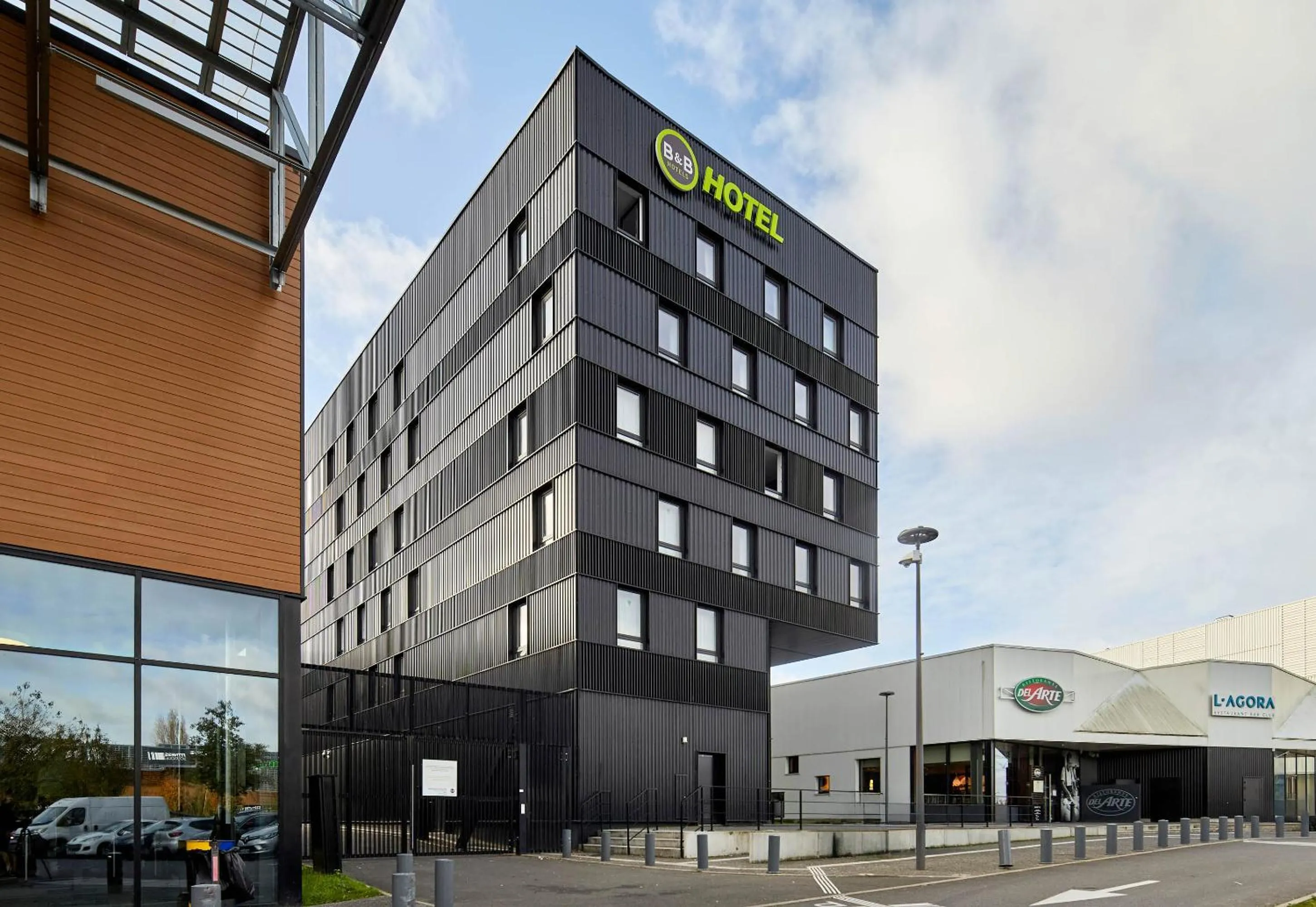 Property building in B&B HOTEL Cergy Saint Christophe