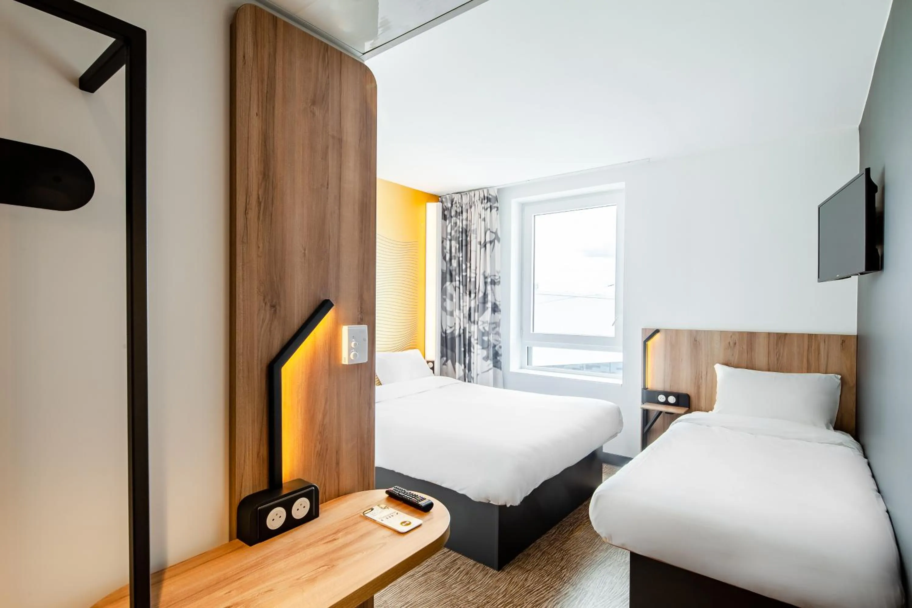 Bedroom, Bed in B&B HOTEL Cergy Saint Christophe