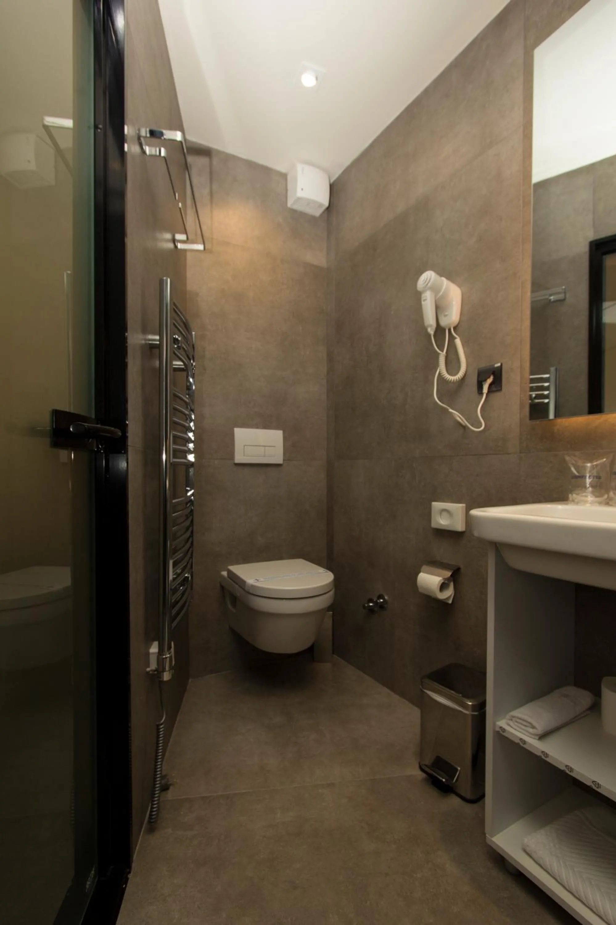 BOUTIQUE 25h by Eva stay 018