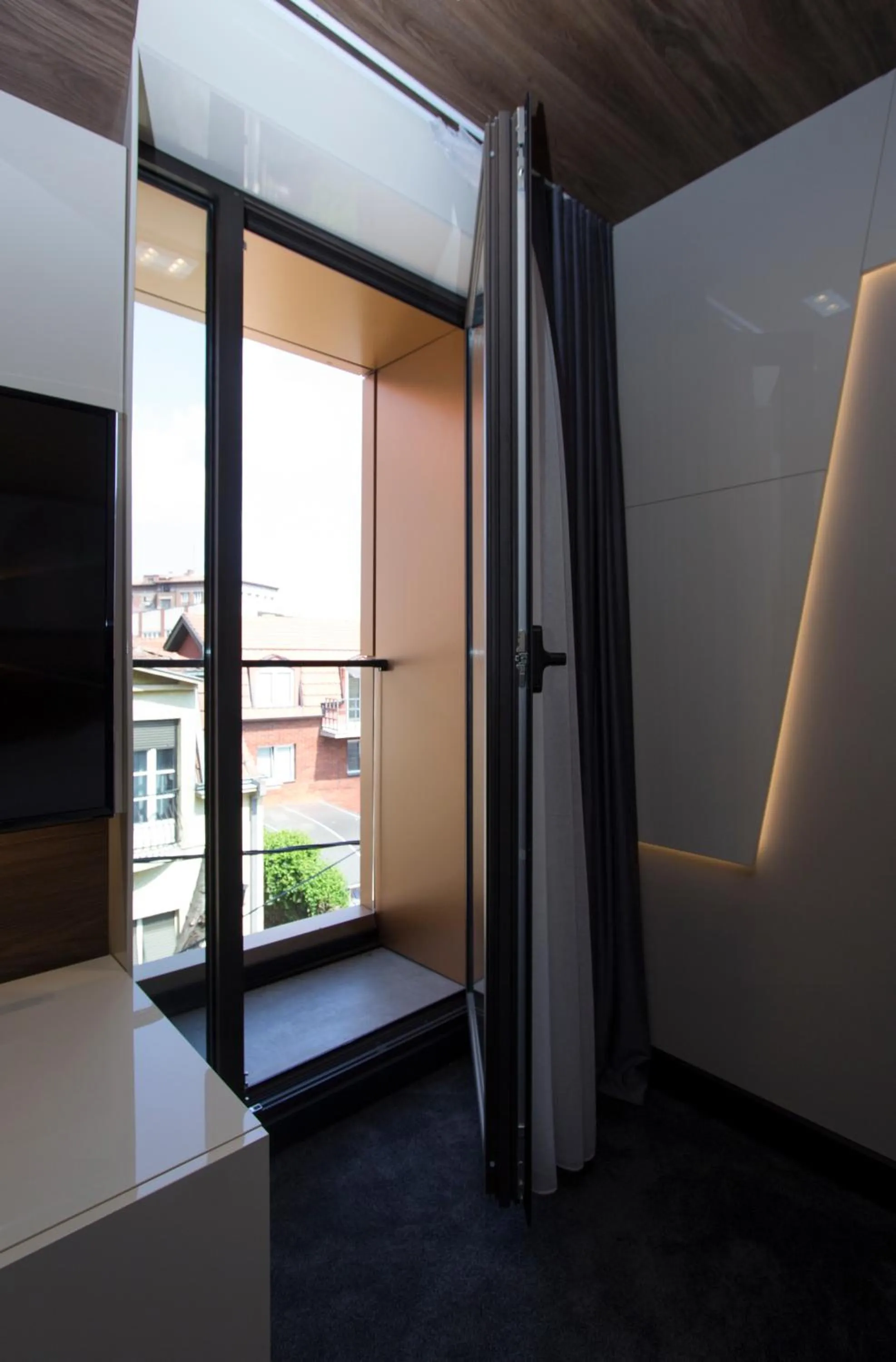 BOUTIQUE 25h by Eva stay 018