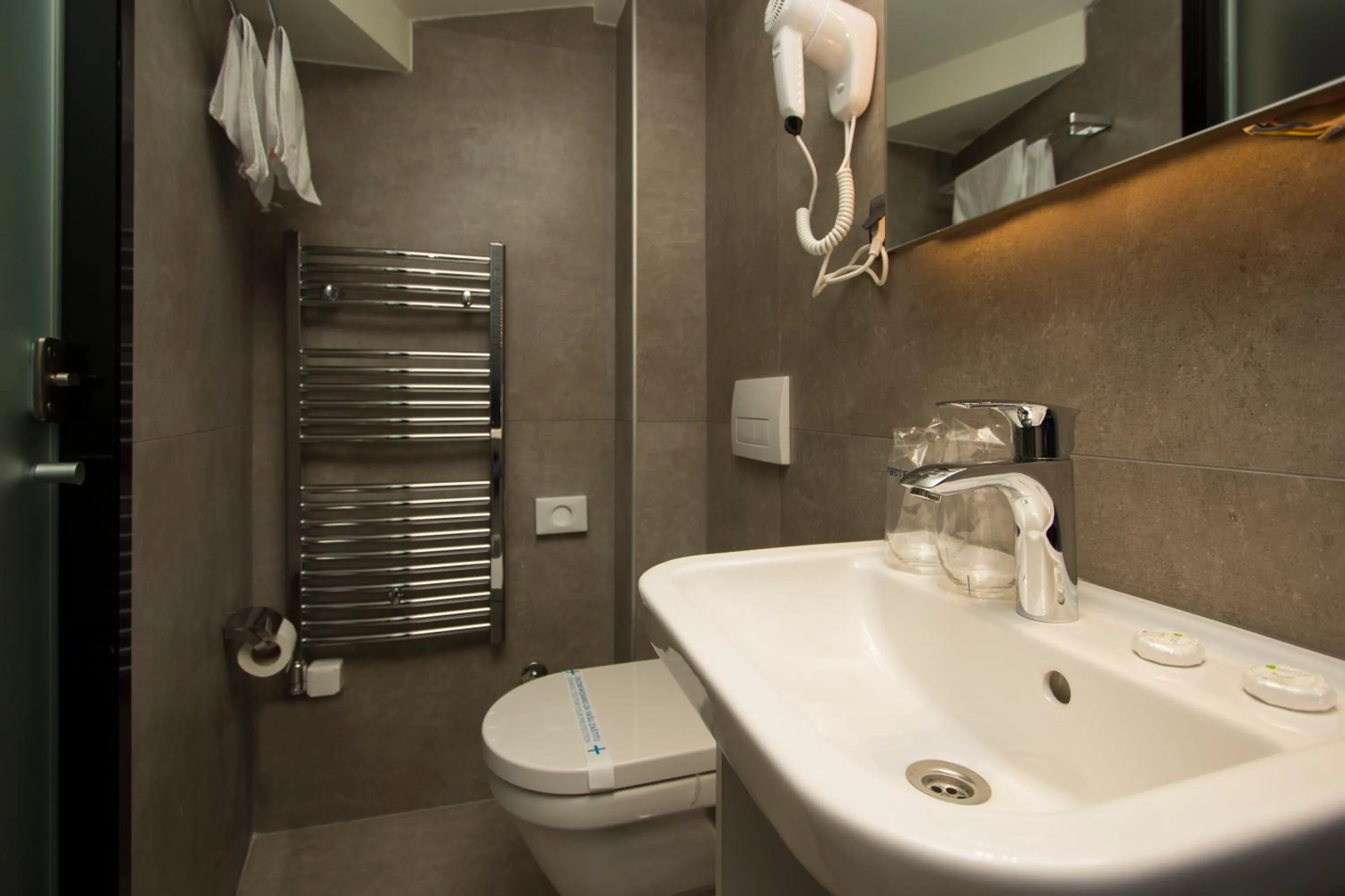 BOUTIQUE 25h by Eva stay 018