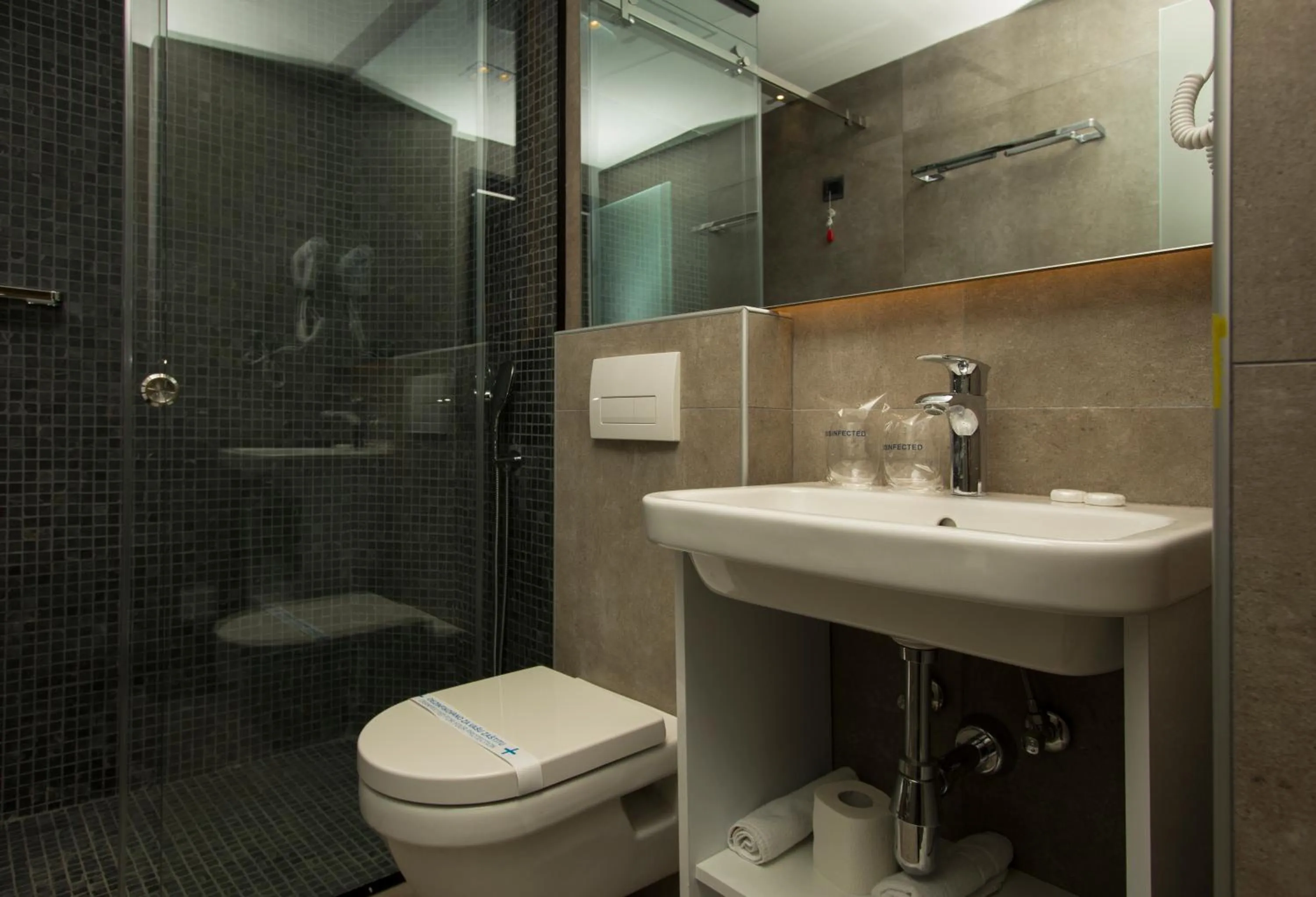 BOUTIQUE 25h by Eva stay 018