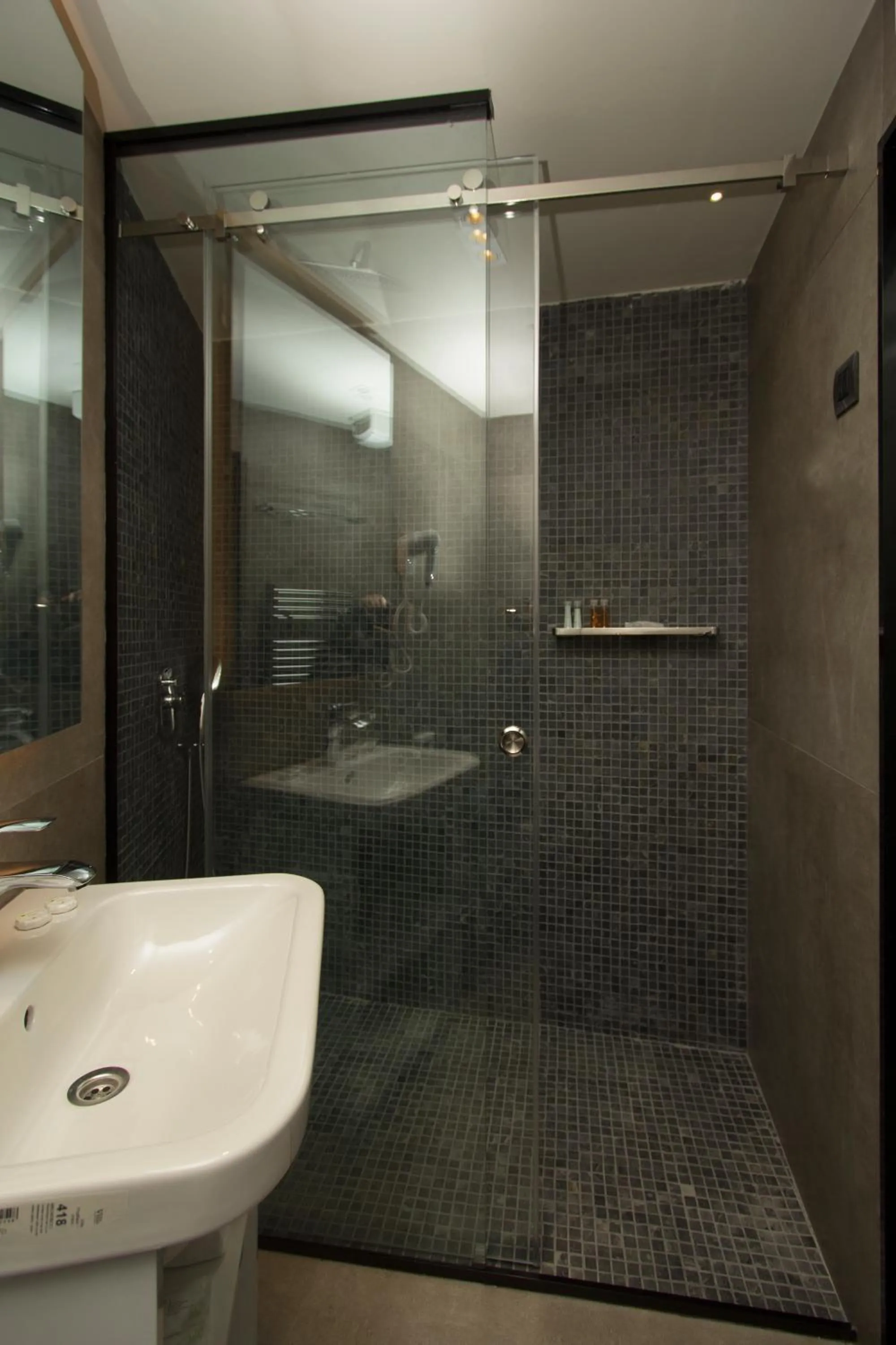 BOUTIQUE 25h by Eva stay 018