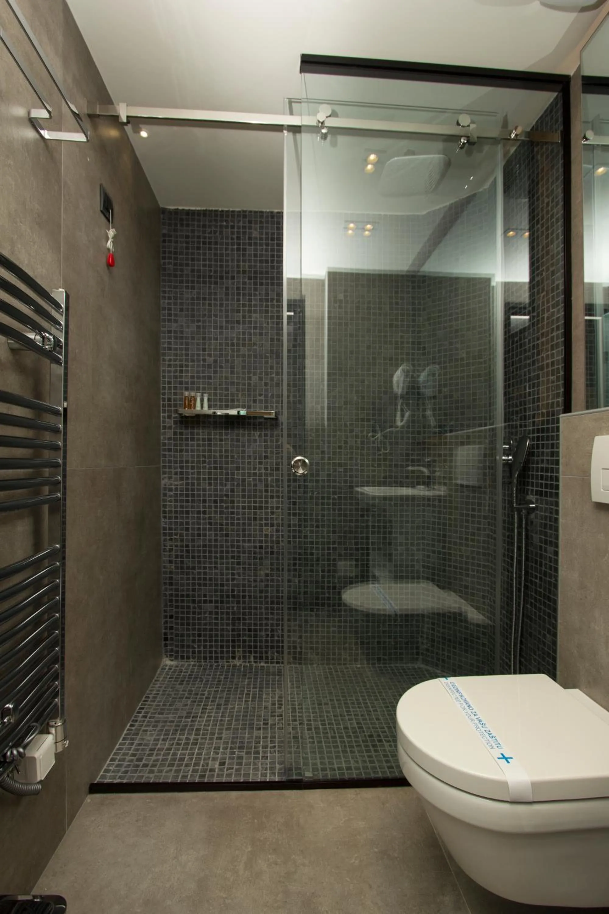 BOUTIQUE 25h by Eva stay 018